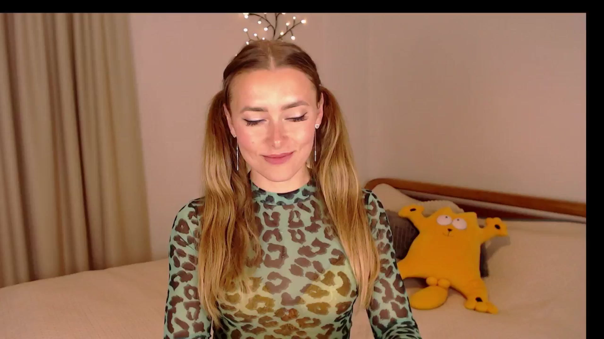 Gallery image thumbnail from SimonsWife's myfreecams stream on, 11/06/2024, 14:54 image 5 of 20