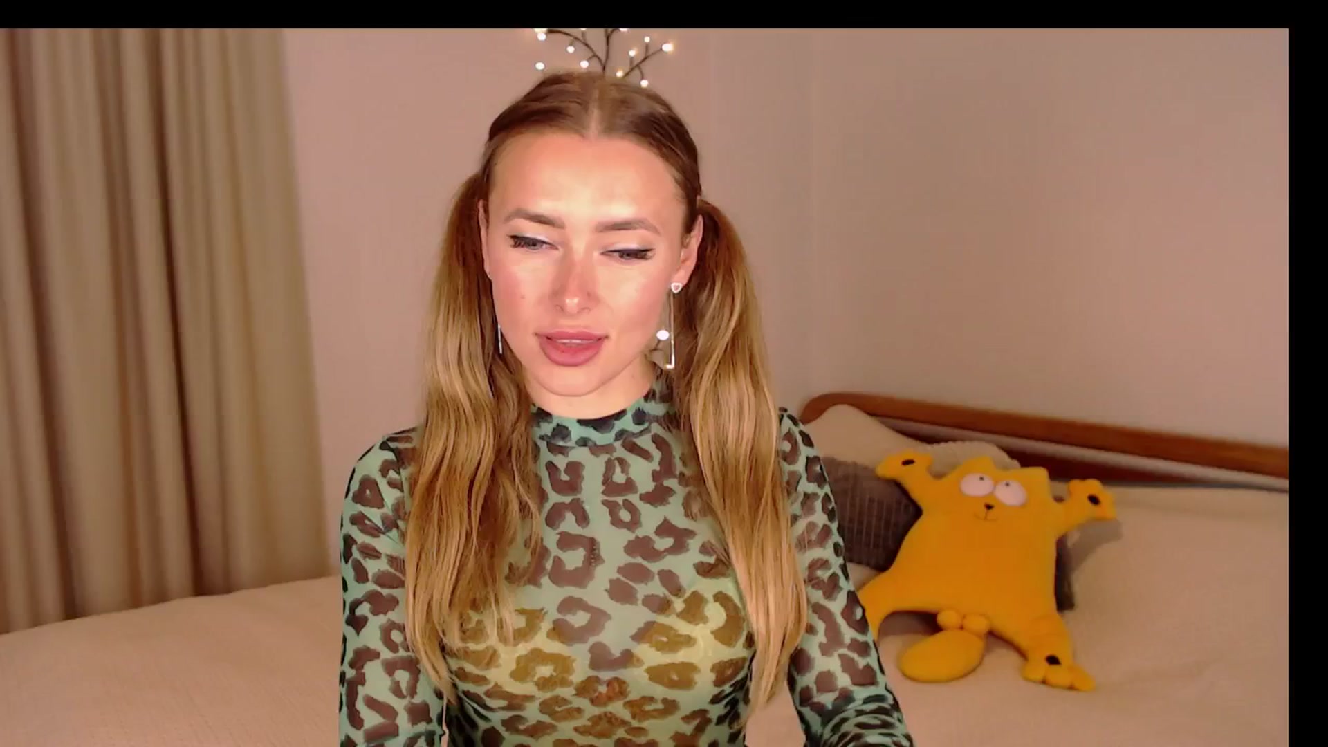 Gallery image thumbnail from SimonsWife's myfreecams stream on, 11/06/2024, 14:54 image 2 of 20