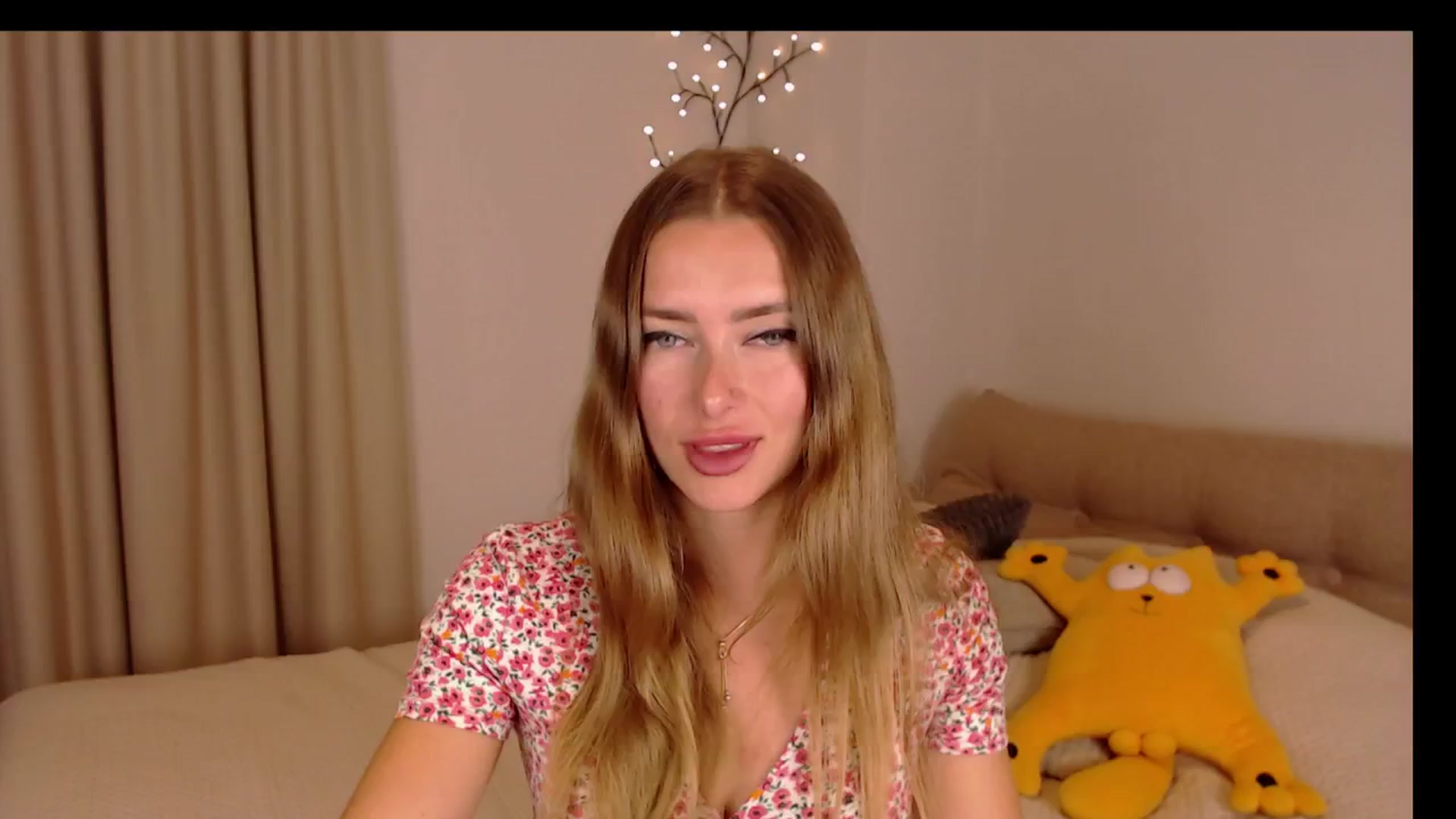 Gallery image thumbnail from SimonsWife's myfreecams stream on, 11/07/2024, 12:38 image 11 of 20