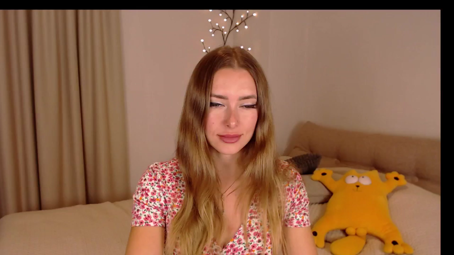 Gallery image thumbnail from SimonsWife's myfreecams stream on, 11/07/2024, 12:38 image 5 of 20
