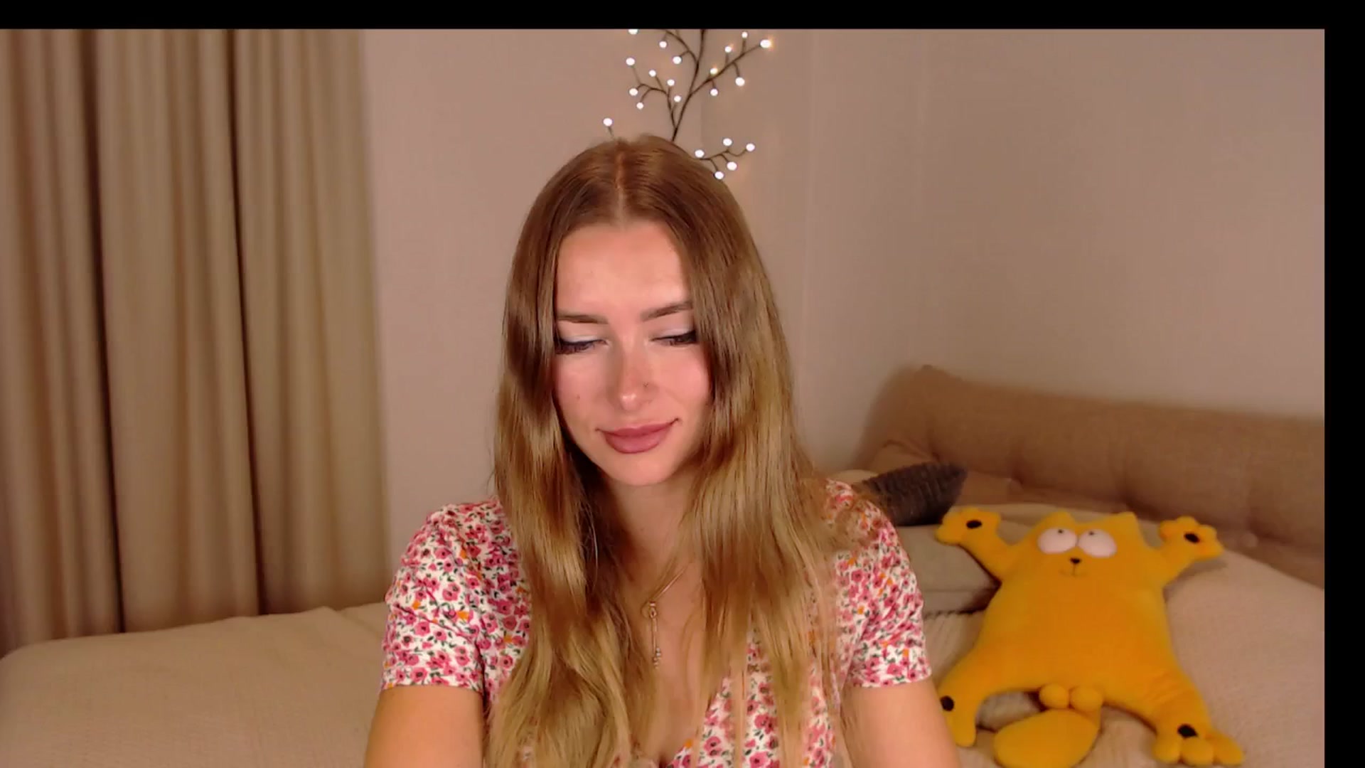 Gallery image thumbnail from SimonsWife's myfreecams stream on, 11/07/2024, 12:38 image 12 of 20