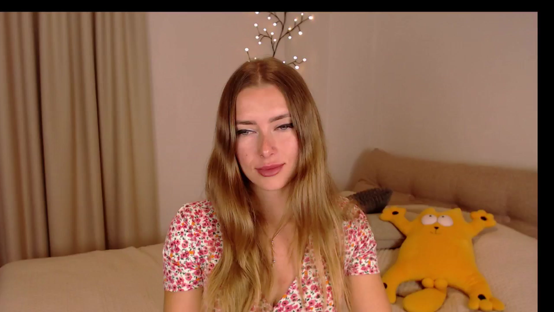 Gallery image thumbnail from SimonsWife's myfreecams stream on, 11/07/2024, 12:38 image 6 of 20