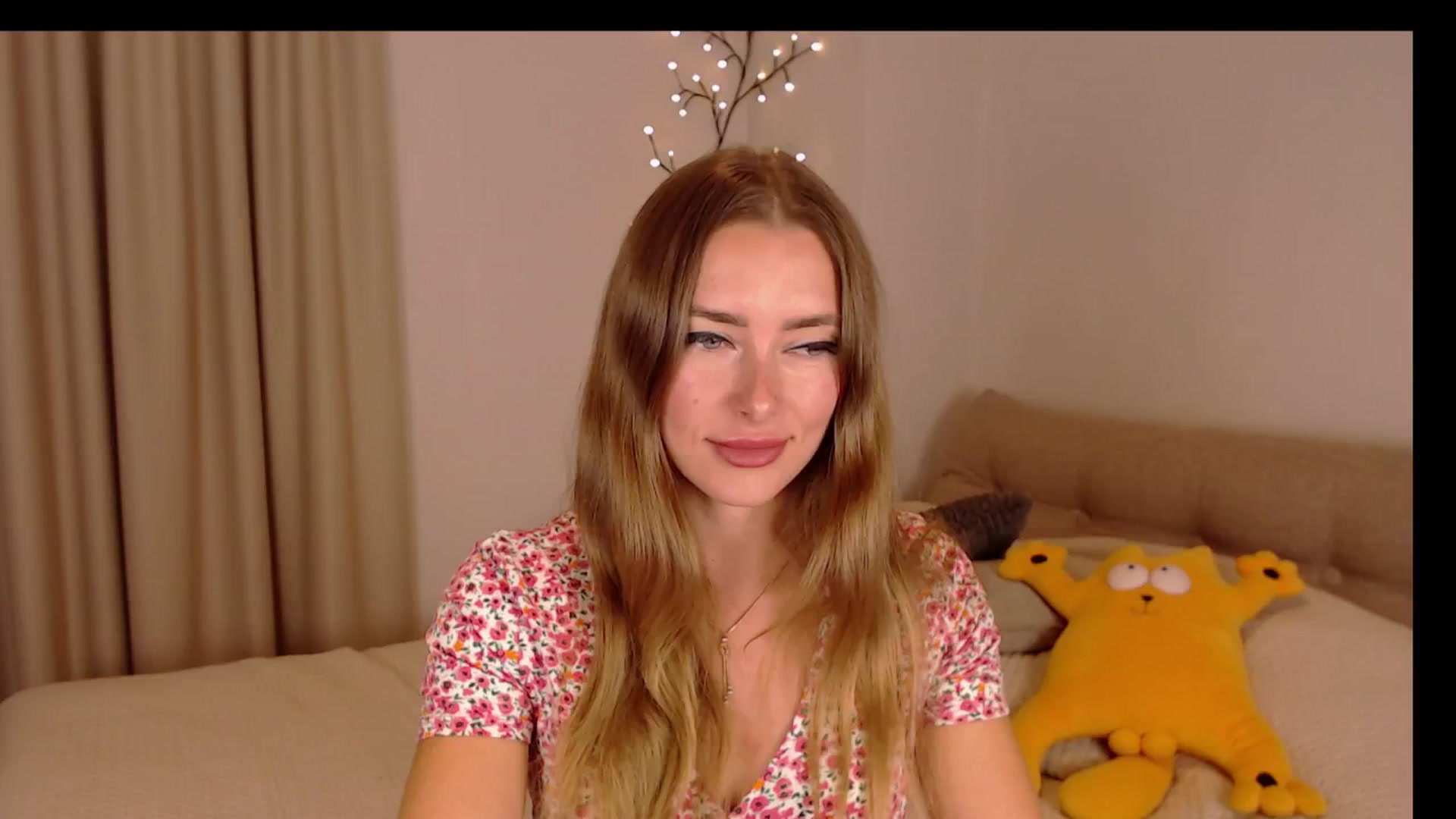 Gallery image thumbnail from SimonsWife's myfreecams stream on, 11/07/2024, 12:38 image 8 of 20
