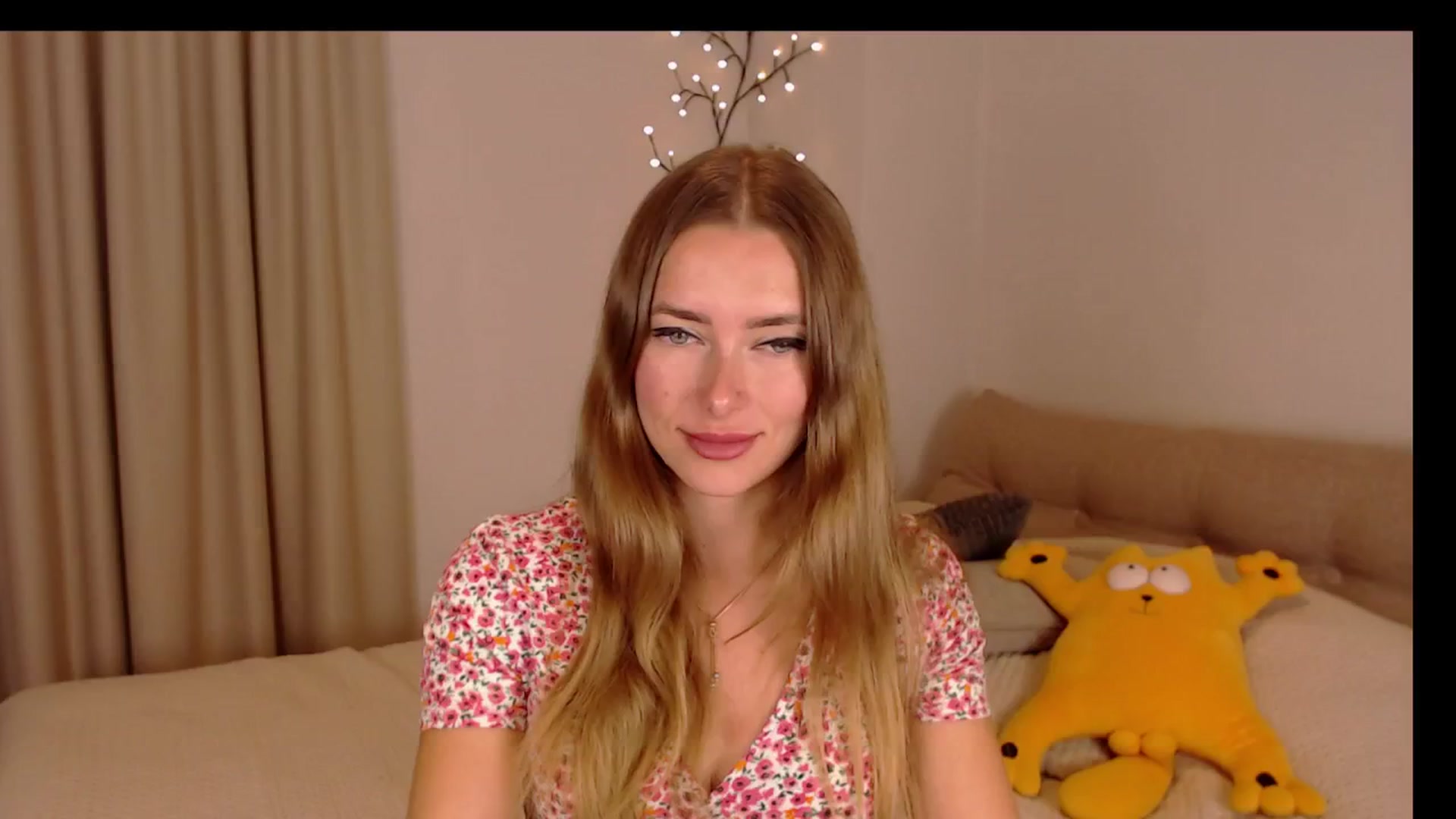 Gallery image thumbnail from SimonsWife's myfreecams stream on, 11/07/2024, 12:38 image 3 of 20