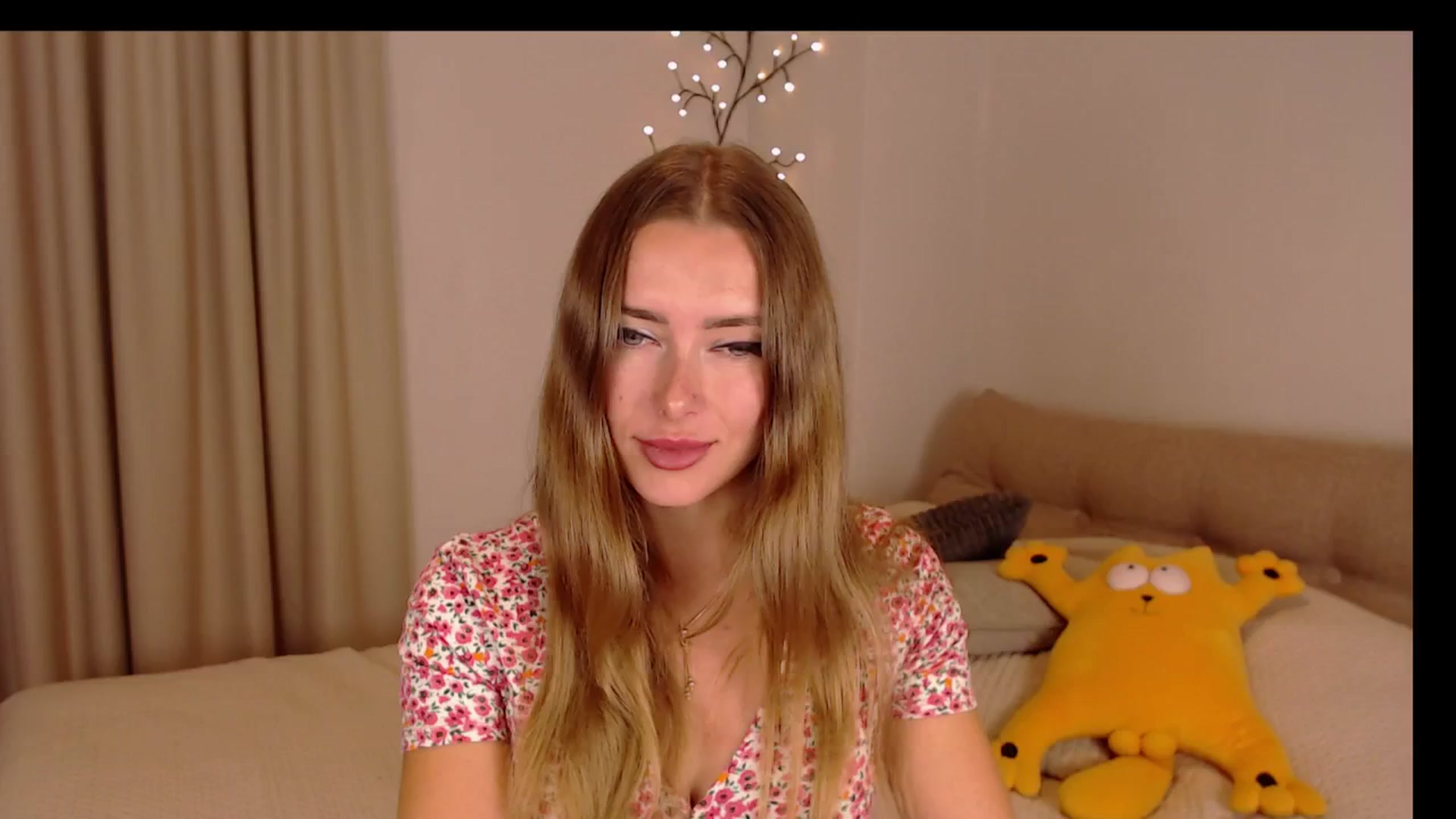 Gallery image thumbnail from SimonsWife's myfreecams stream on, 11/07/2024, 12:38 image 10 of 20