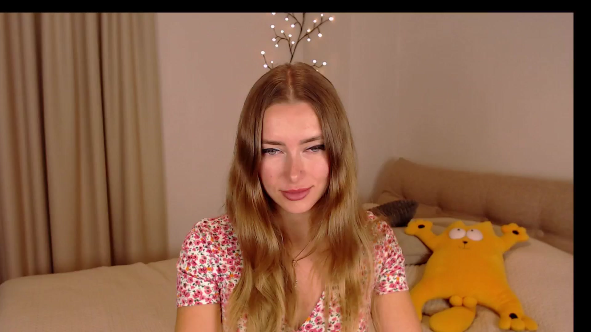 Gallery image thumbnail from SimonsWife's myfreecams stream on, 11/07/2024, 12:38 image 17 of 20