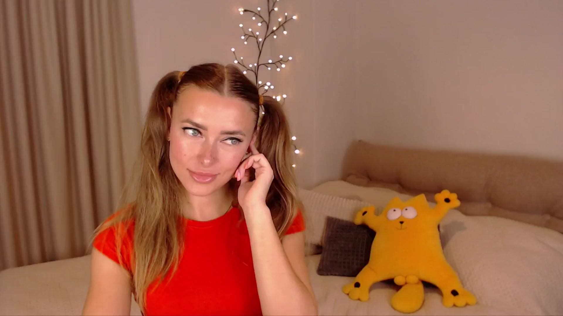 Gallery image thumbnail from SimonsWife's myfreecams stream on, 11/13/2024, 13:20 image 9 of 20