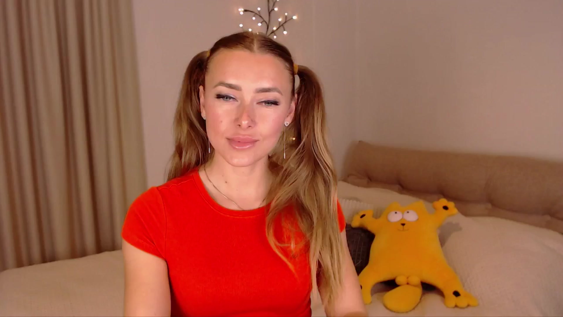 Gallery image thumbnail from SimonsWife's myfreecams stream on, 11/13/2024, 13:20 image 14 of 20