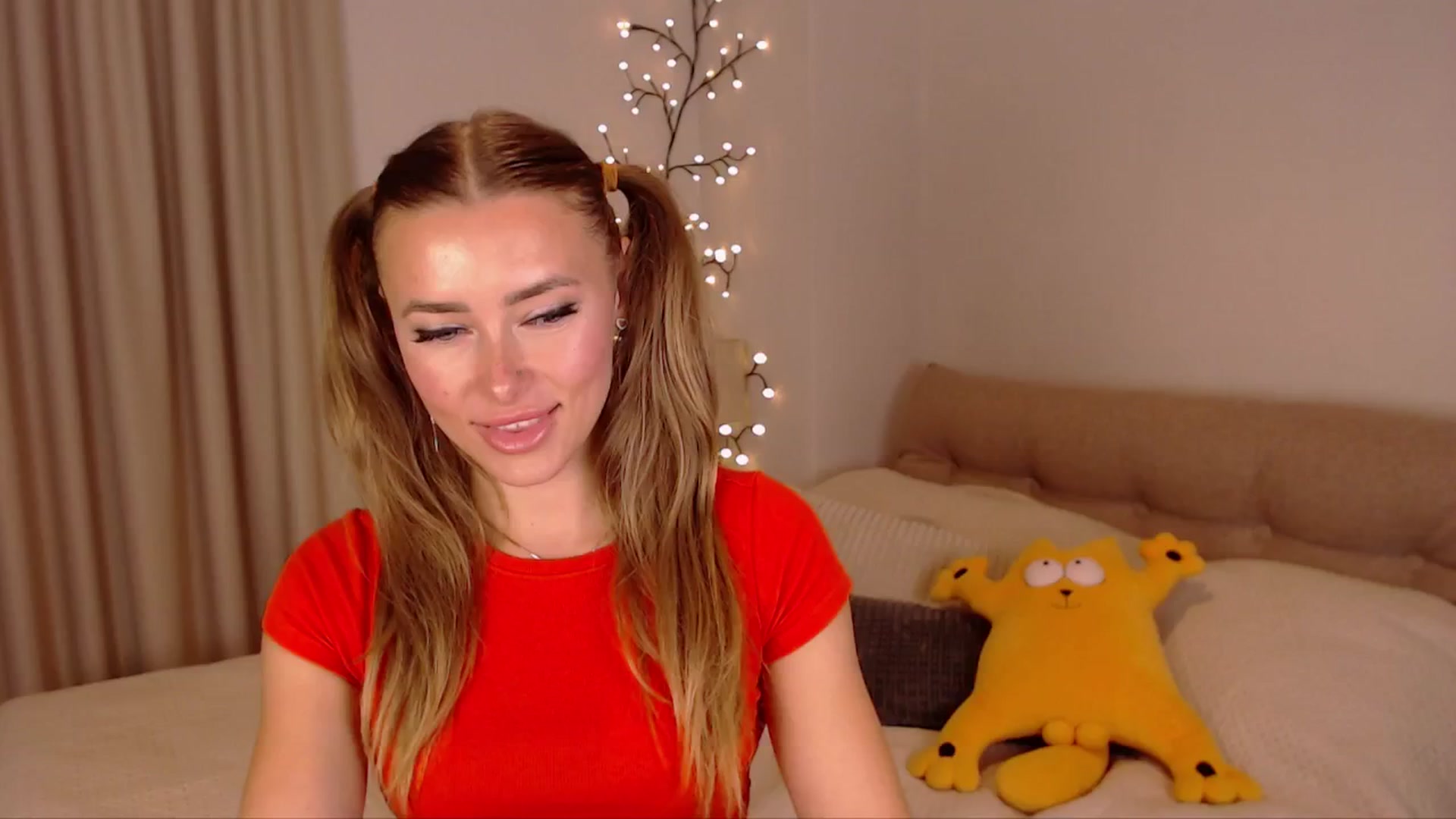Gallery image thumbnail from SimonsWife's myfreecams stream on, 11/13/2024, 13:20 image 18 of 20