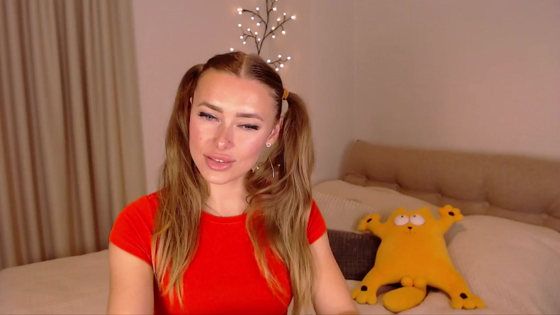 Gallery image thumbnail from SimonsWife's myfreecams stream on, 11/13/2024, 13:20 image 20 of 20