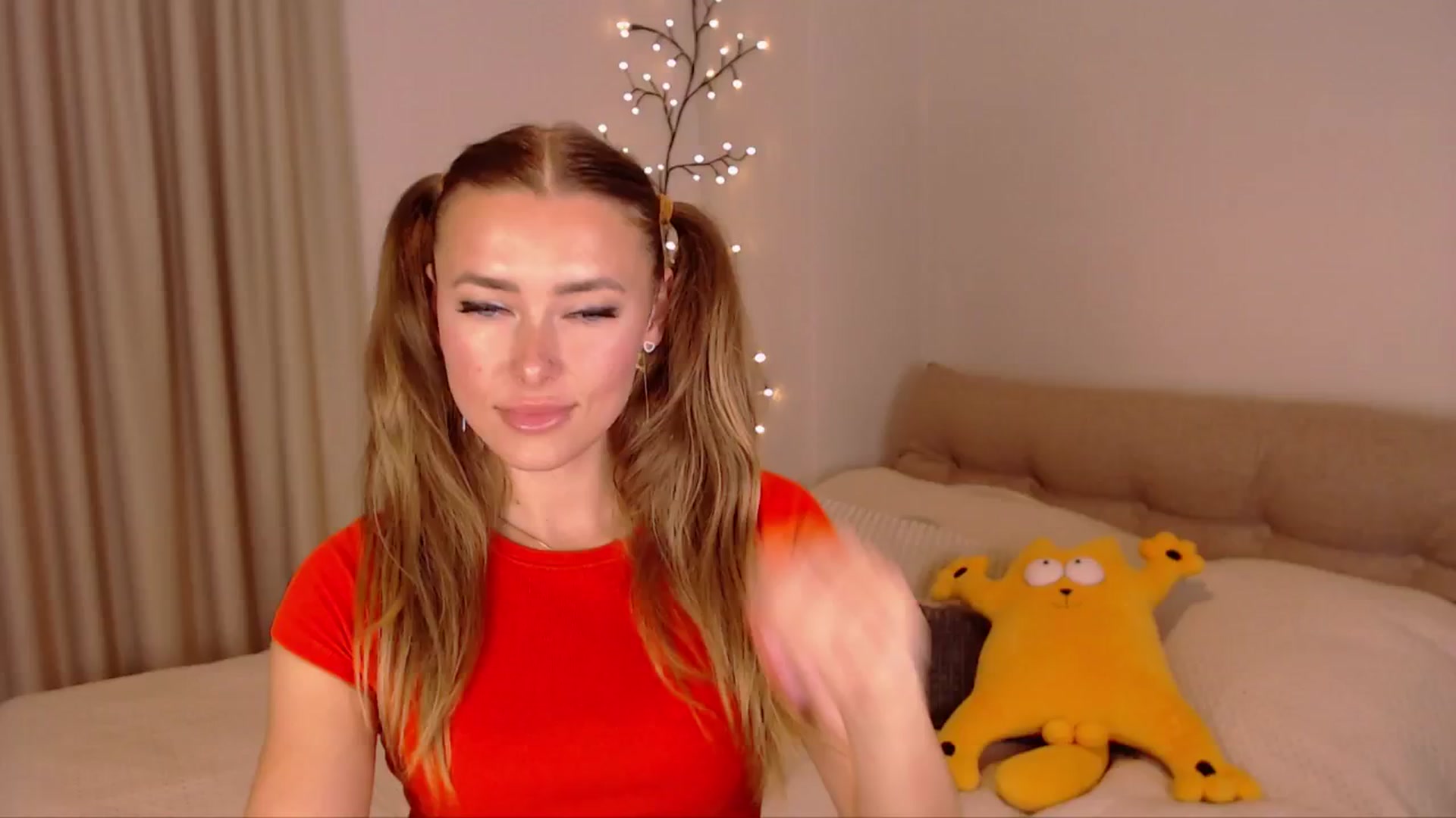 Gallery image thumbnail from SimonsWife's myfreecams stream on, 11/13/2024, 13:20 image 19 of 20