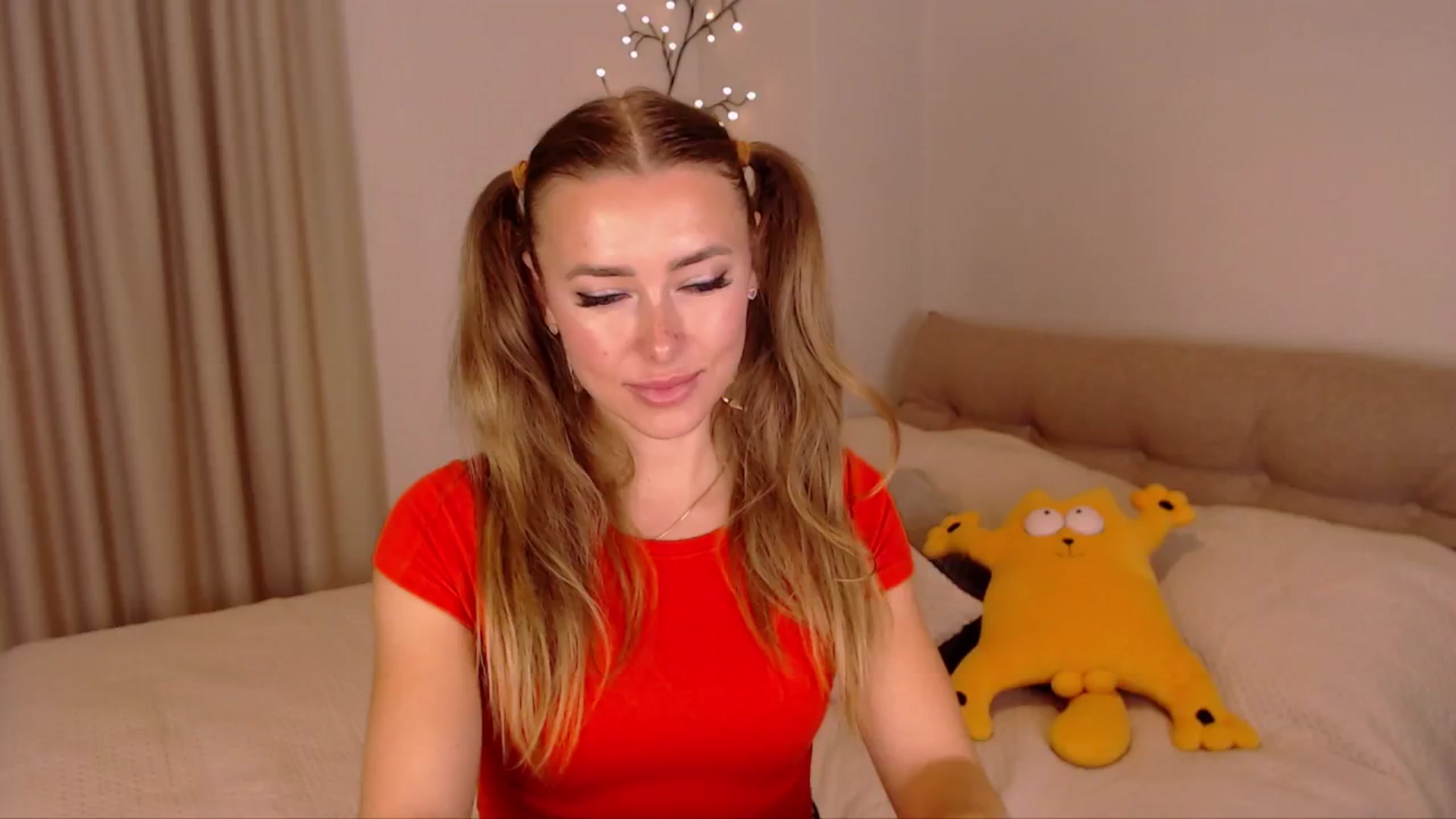 Gallery image thumbnail from SimonsWife's myfreecams stream on, 11/13/2024, 15:39 image 9 of 20