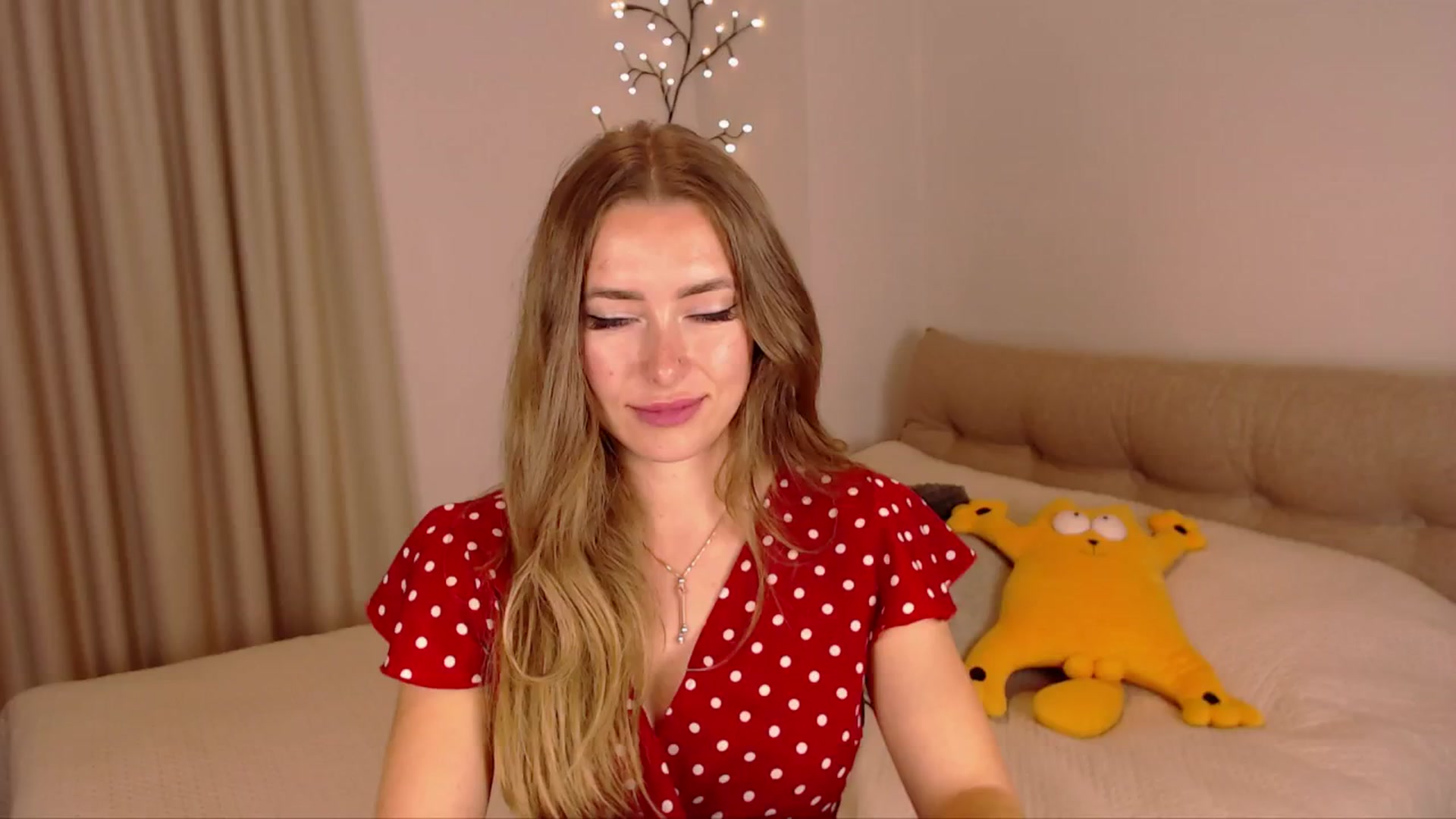Gallery image thumbnail from SimonsWife's myfreecams stream on, 11/17/2024, 16:09 image 19 of 20