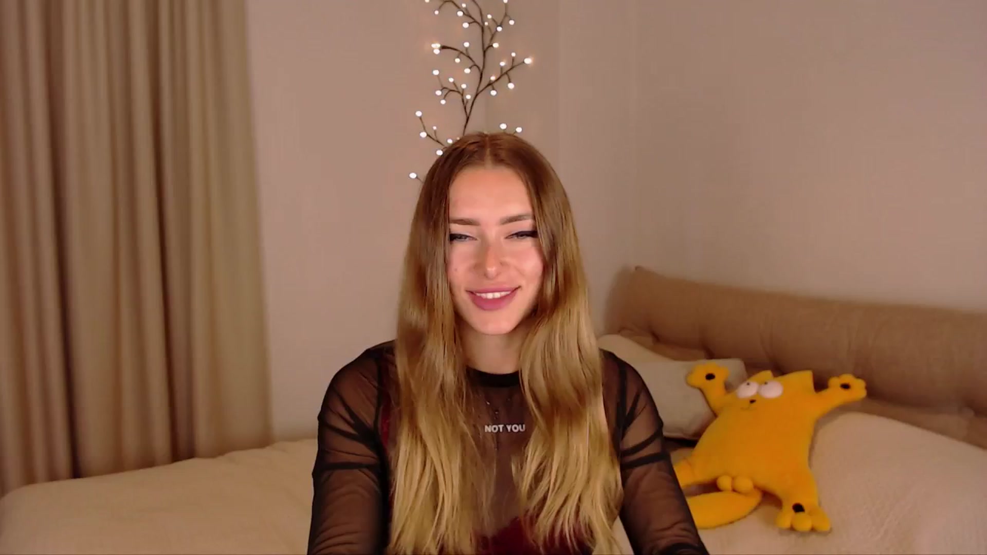 Gallery image thumbnail from SimonsWife's myfreecams stream on, 11/18/2024, 12:56 image 14 of 20
