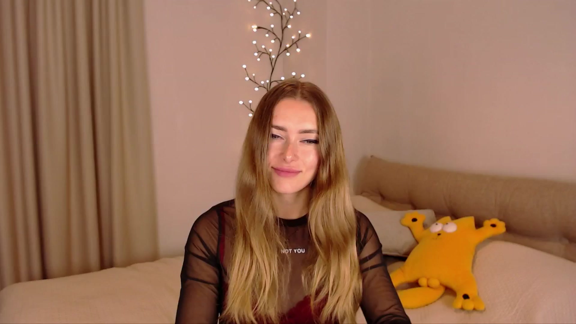 Gallery image thumbnail from SimonsWife's myfreecams stream on, 11/18/2024, 12:56 image 17 of 20