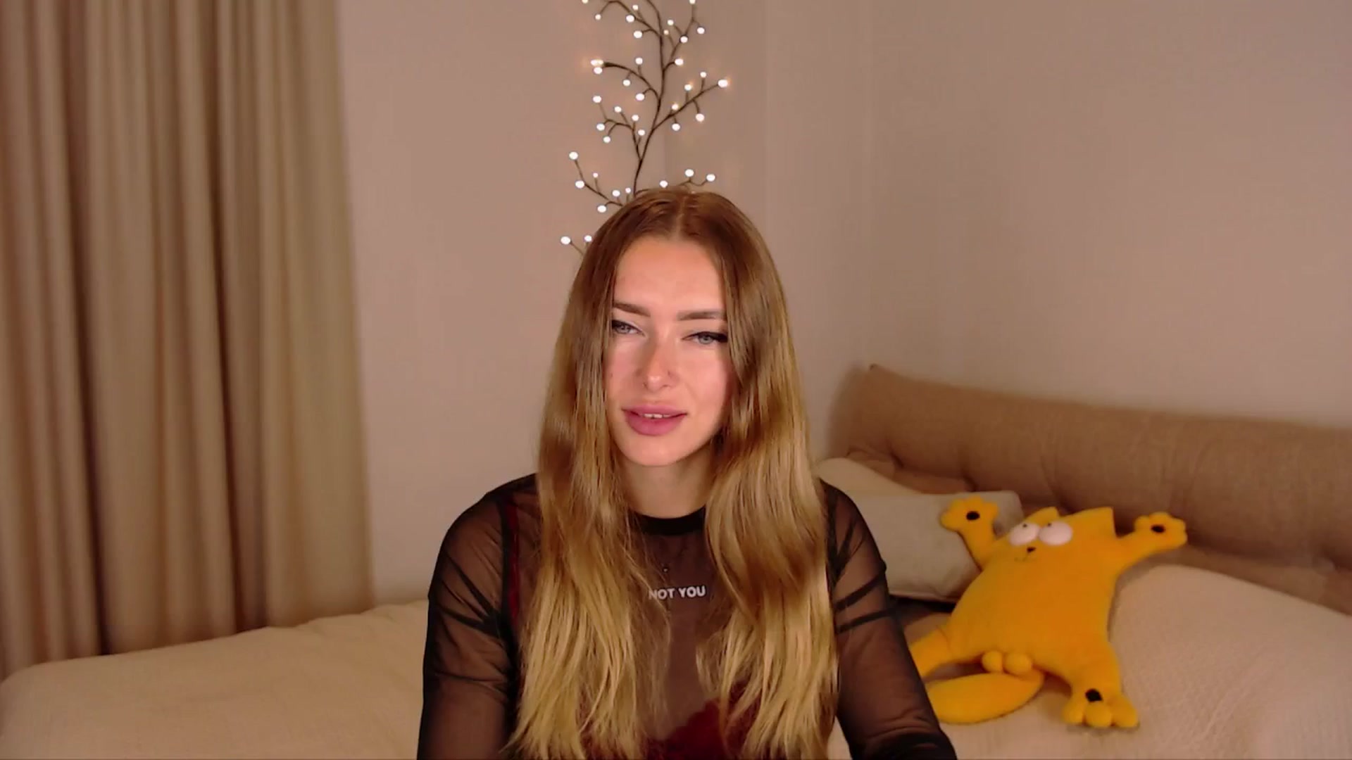 Gallery image thumbnail from SimonsWife's myfreecams stream on, 11/18/2024, 12:56 image 16 of 20