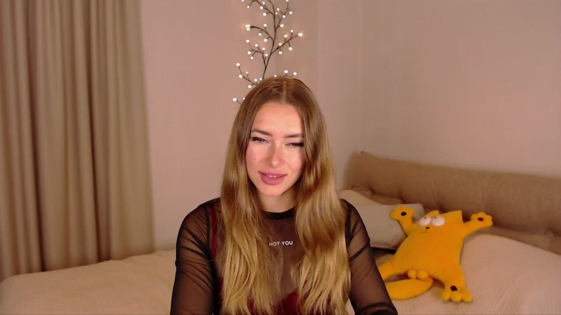 Gallery image thumbnail from SimonsWife's myfreecams stream on, 11/18/2024, 12:56 image 10 of 20
