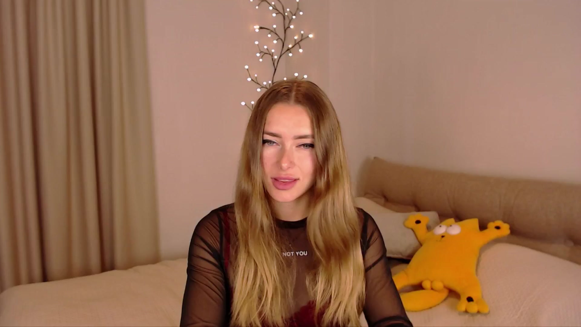 Gallery image thumbnail from SimonsWife's myfreecams stream on, 11/18/2024, 12:56 image 7 of 20