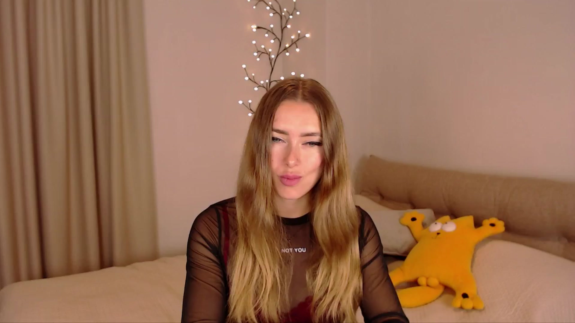 Gallery image thumbnail from SimonsWife's myfreecams stream on, 11/18/2024, 12:56 image 3 of 20