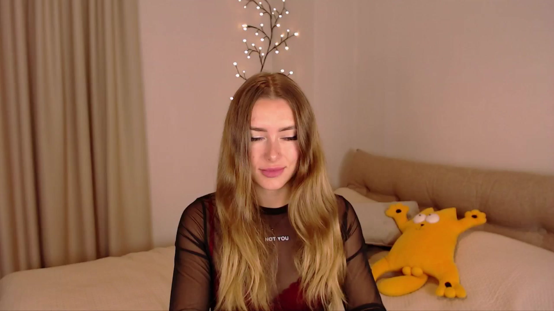 Gallery image thumbnail from SimonsWife's myfreecams stream on, 11/18/2024, 12:56 image 1 of 20
