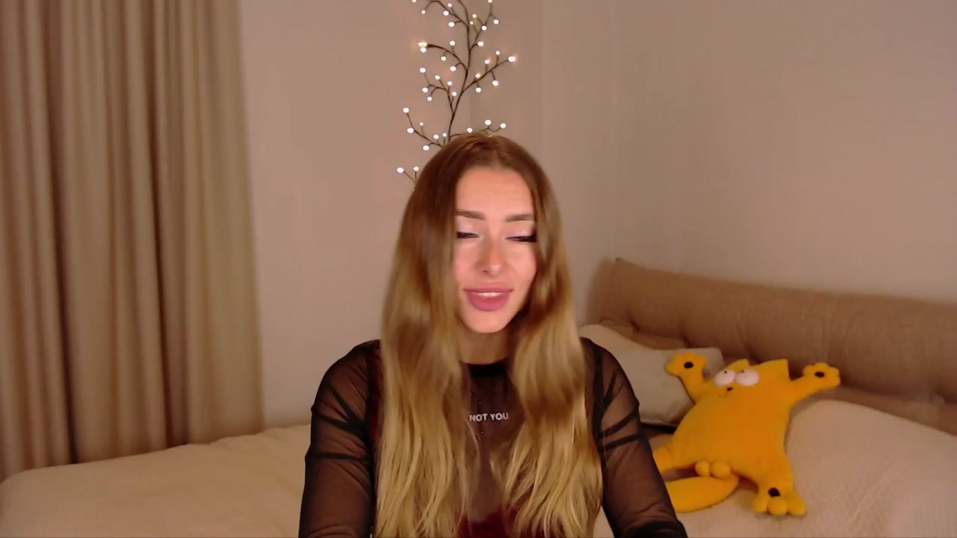 Gallery image thumbnail from SimonsWife's myfreecams stream on, 11/18/2024, 12:56 image 15 of 20