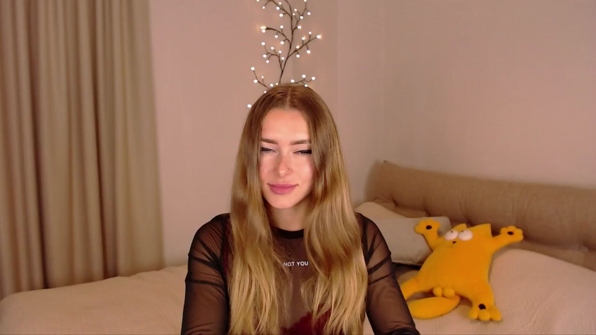 Gallery image thumbnail from SimonsWife's myfreecams stream on, 11/18/2024, 12:56 image 19 of 20