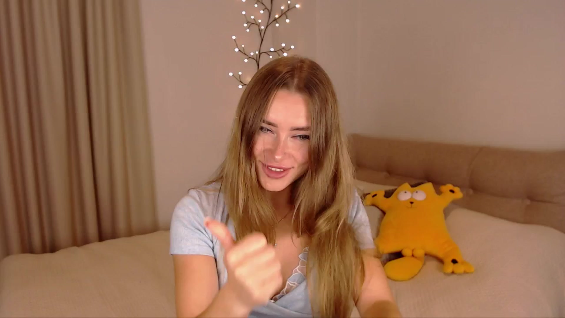 Gallery image thumbnail from SimonsWife's myfreecams stream on, 11/20/2024, 13:42 image 5 of 20