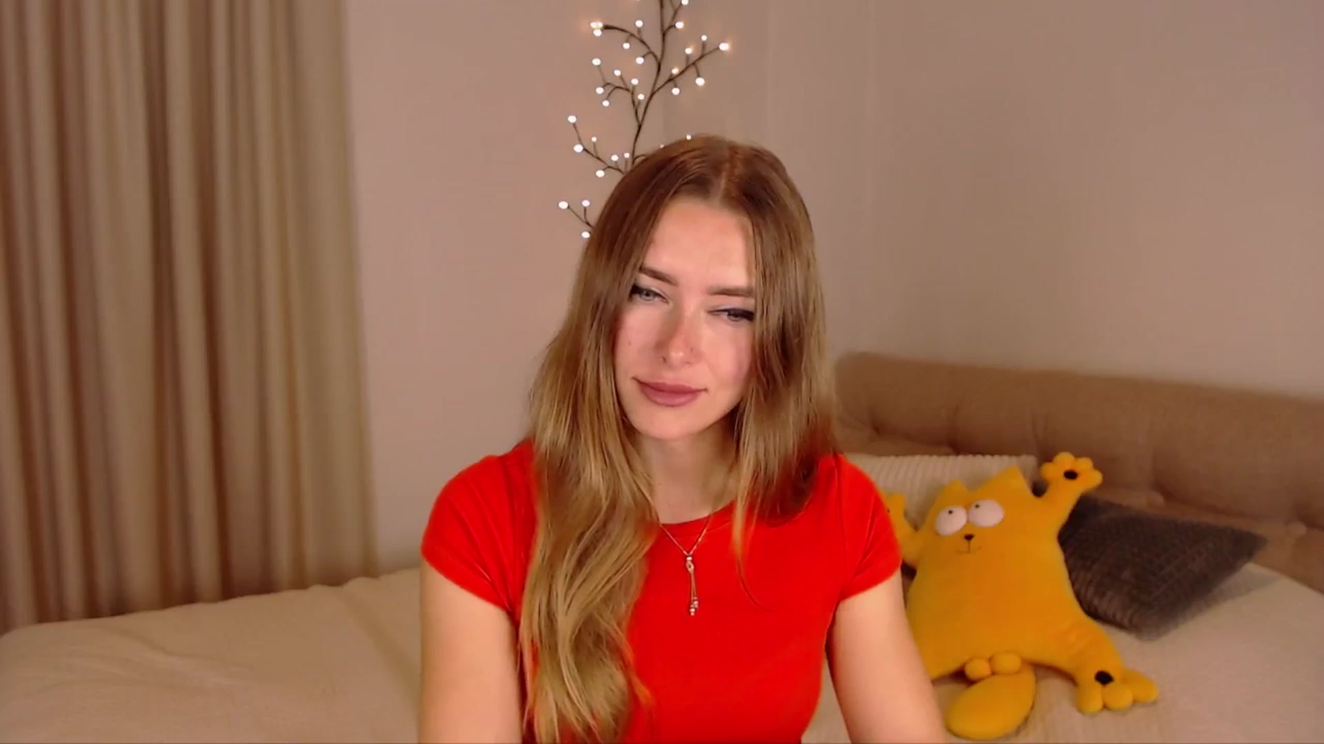 Gallery image thumbnail from SimonsWife's myfreecams stream on, 11/21/2024, 12:44 image 3 of 20