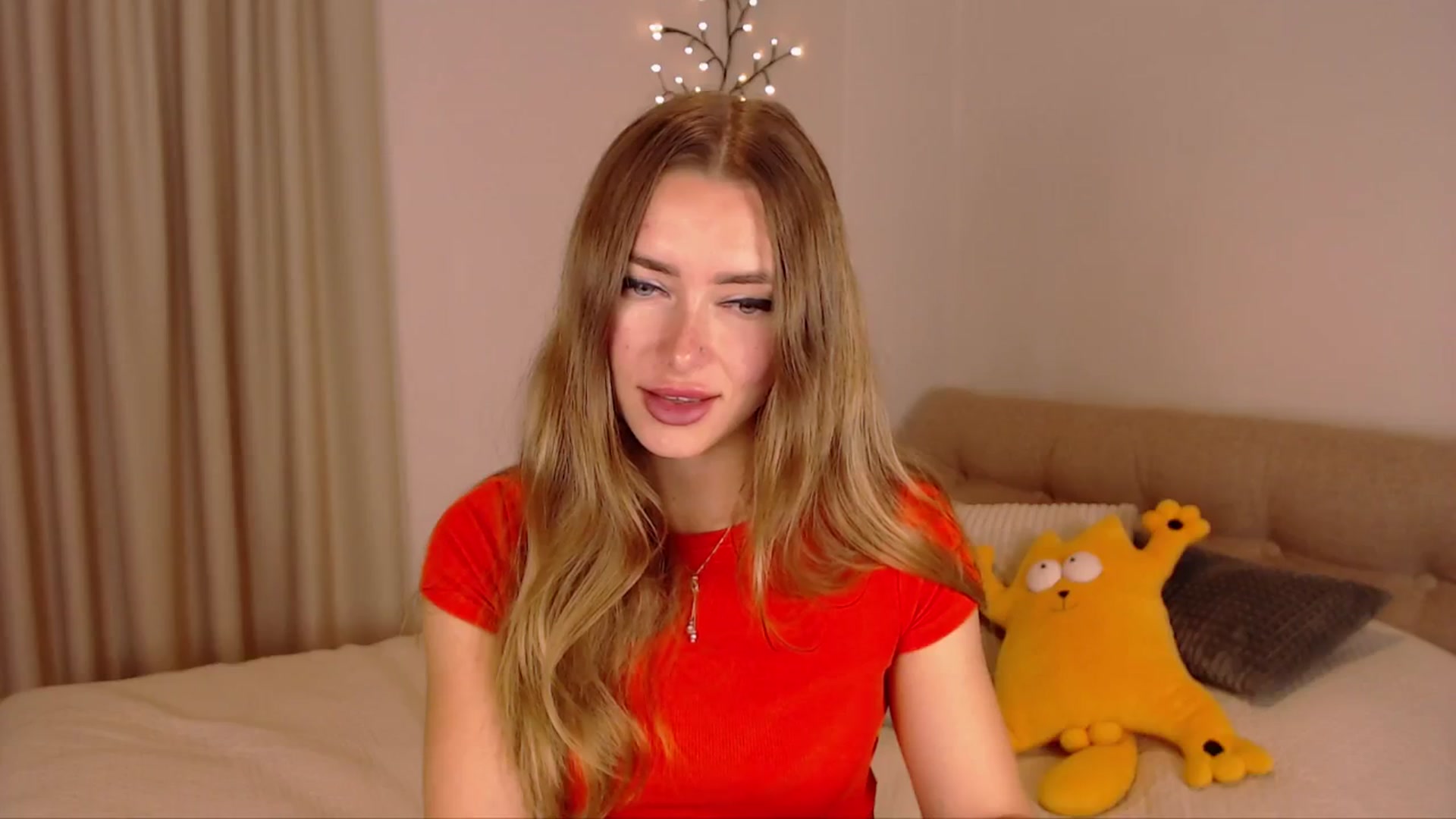 Gallery image thumbnail from SimonsWife's myfreecams stream on, 11/21/2024, 12:44 image 9 of 20