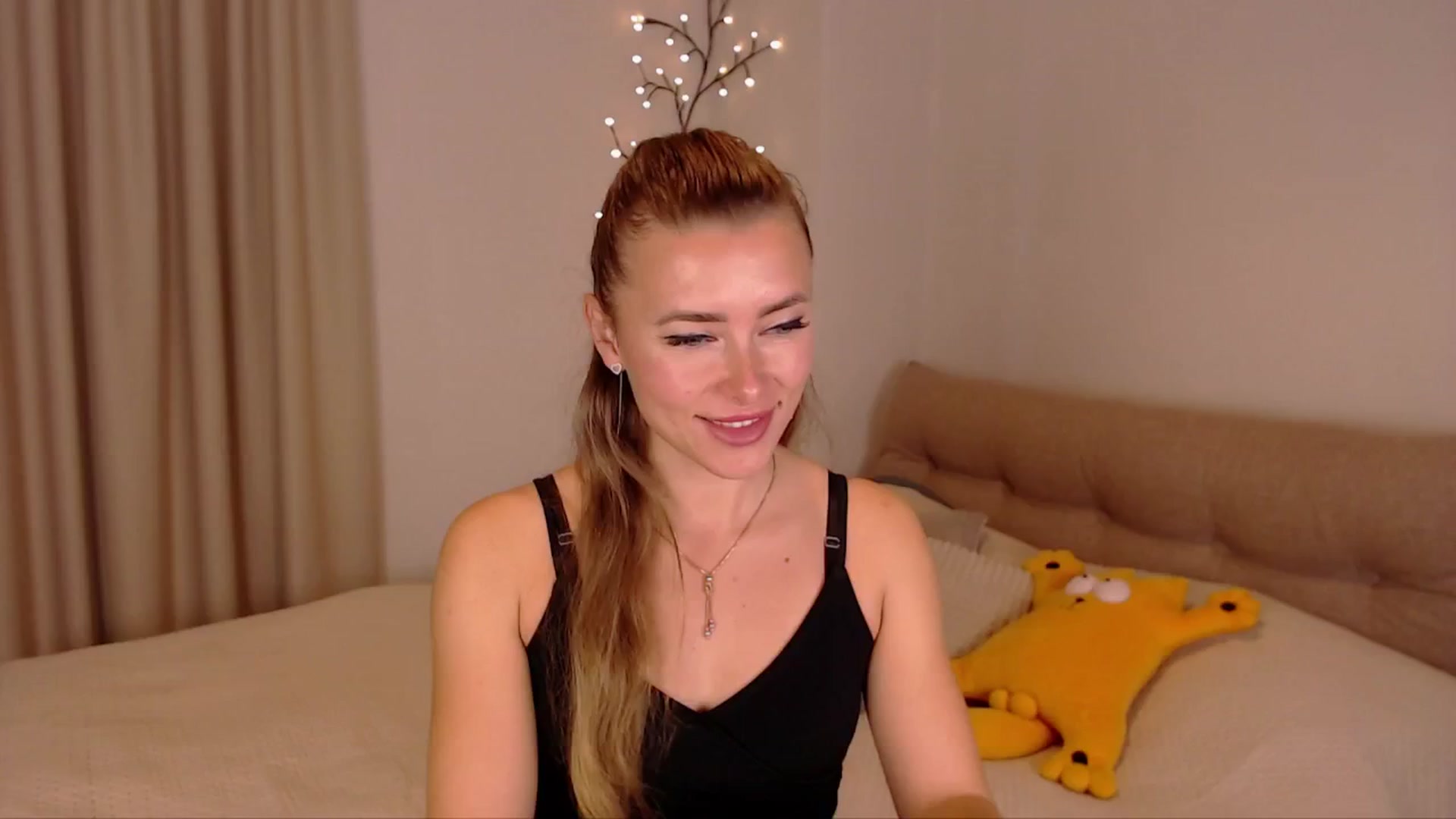 Gallery image thumbnail from SimonsWife's myfreecams stream on, 11/27/2024, 13:54 image 1 of 20