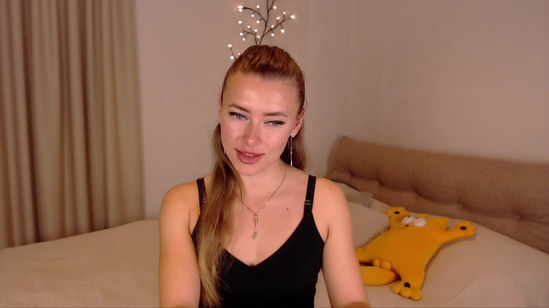 Gallery image thumbnail from SimonsWife's myfreecams stream on, 11/27/2024, 13:54 image 2 of 20