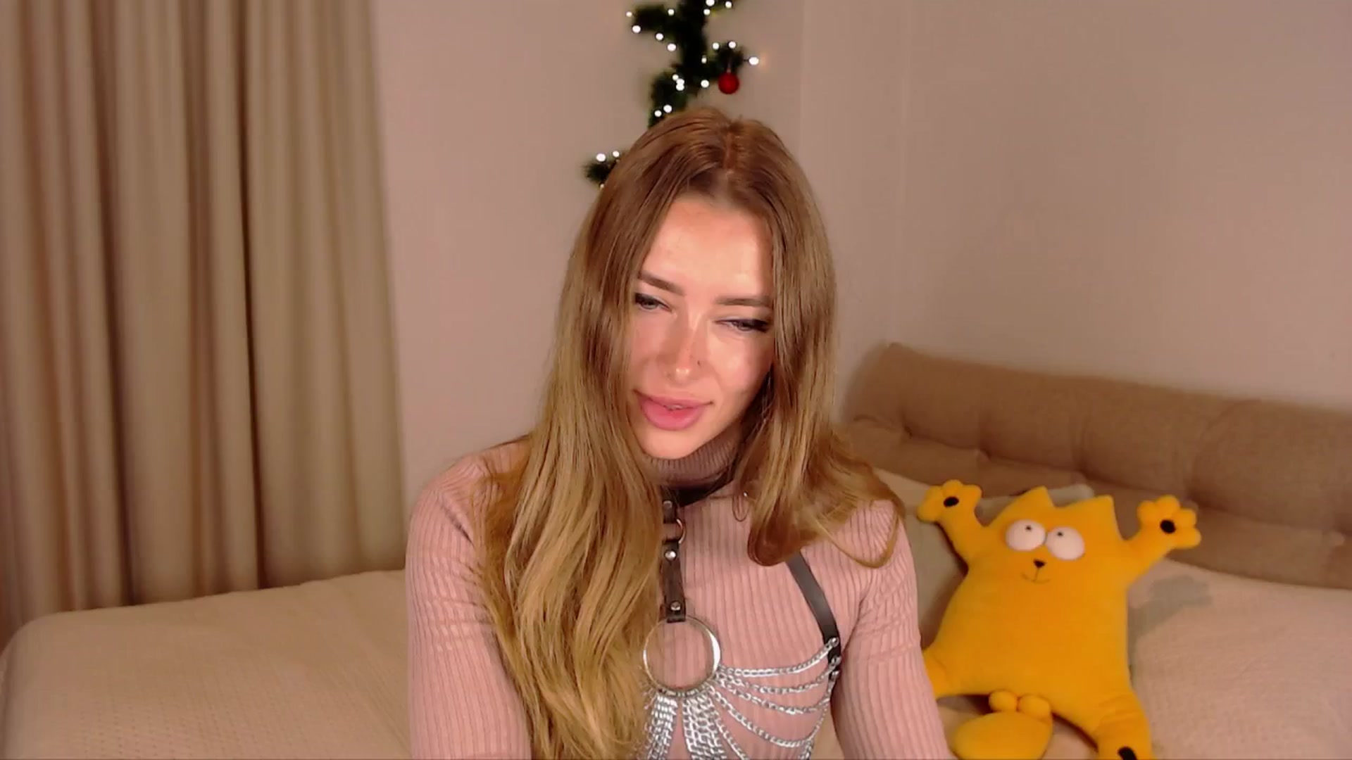 Gallery image thumbnail from SimonsWife's myfreecams stream on, 01/19/2025, 12:25 image 16 of 20