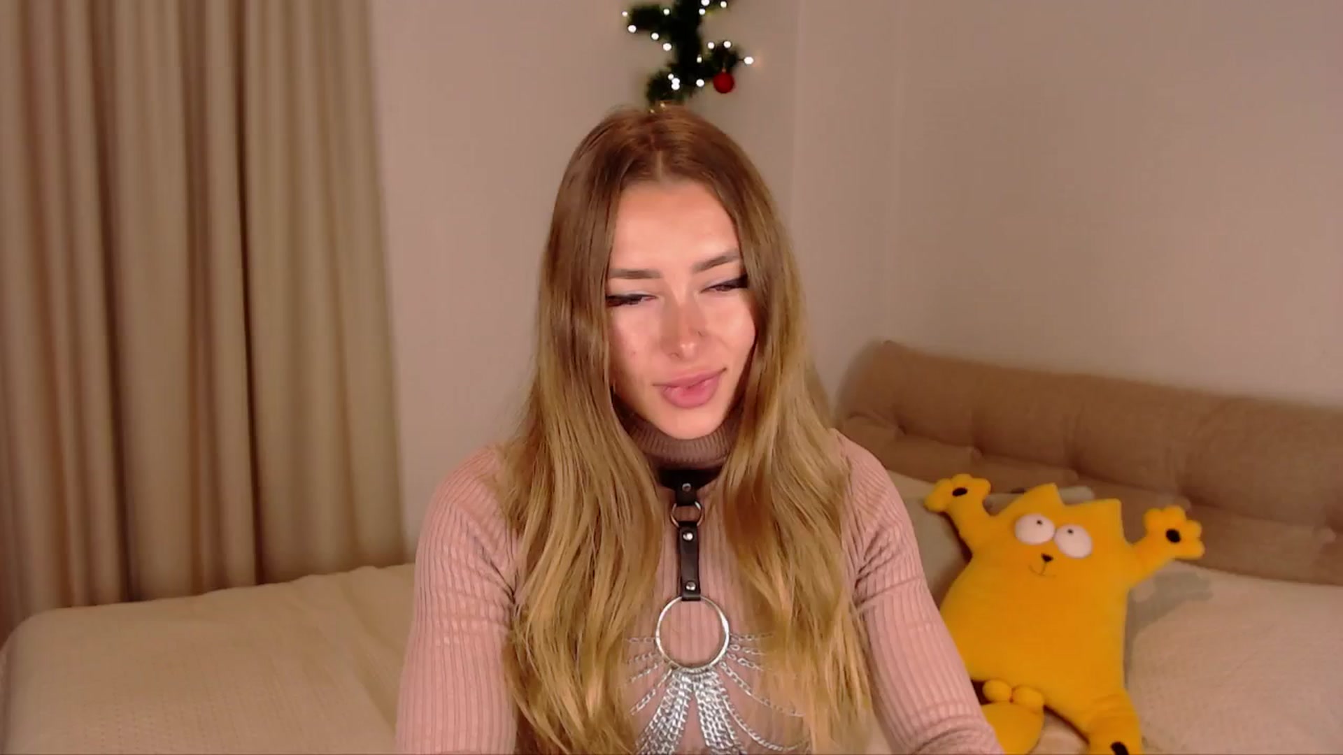 Gallery image thumbnail from SimonsWife's myfreecams stream on, 01/19/2025, 12:25 image 5 of 20