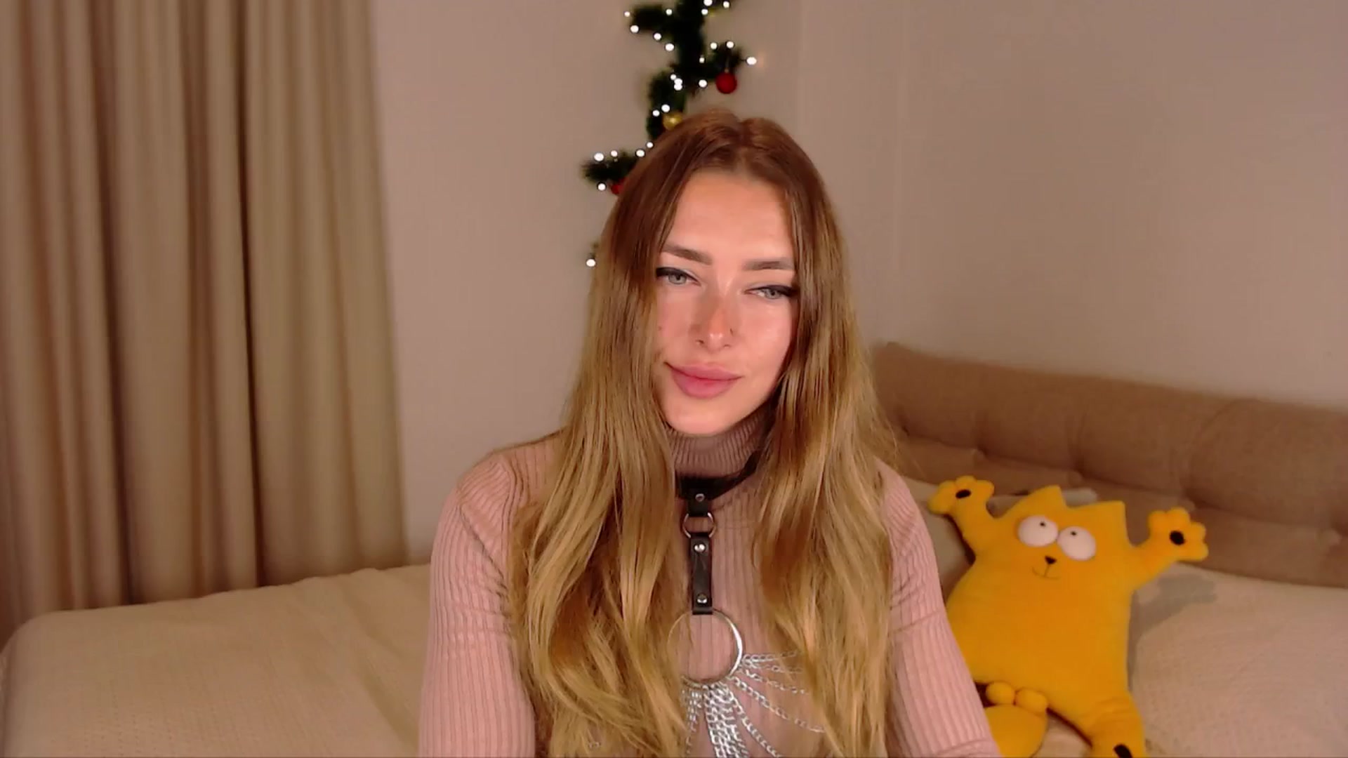 Gallery image thumbnail from SimonsWife's myfreecams stream on, 01/19/2025, 12:25 image 10 of 20
