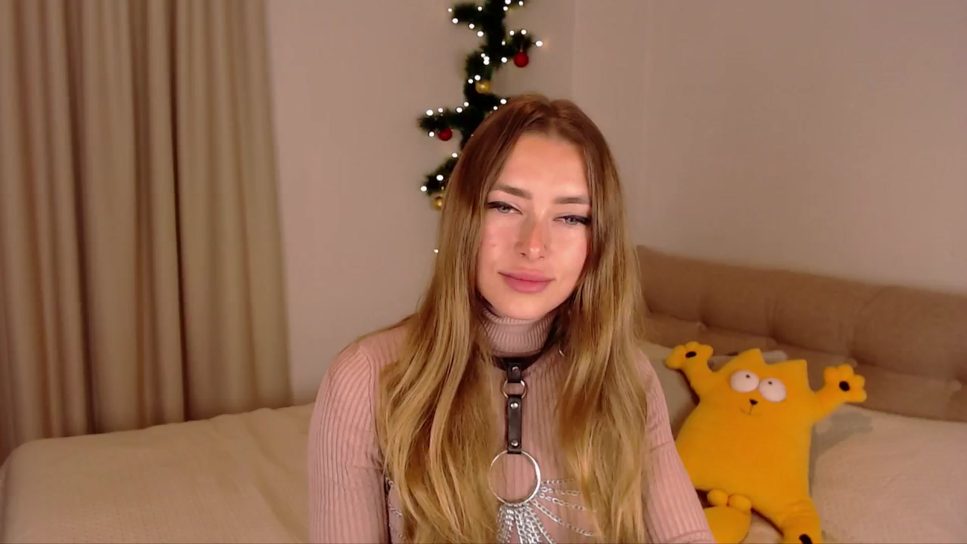 Gallery image thumbnail from SimonsWife's myfreecams stream on, 01/19/2025, 12:25 image 13 of 20