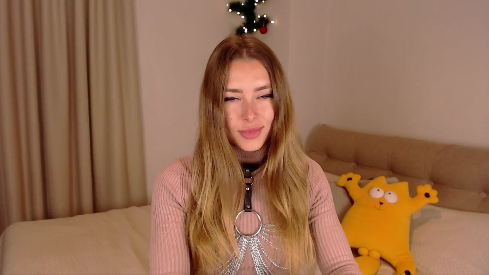 Gallery image thumbnail from SimonsWife's myfreecams stream on, 01/19/2025, 12:25 image 1 of 20