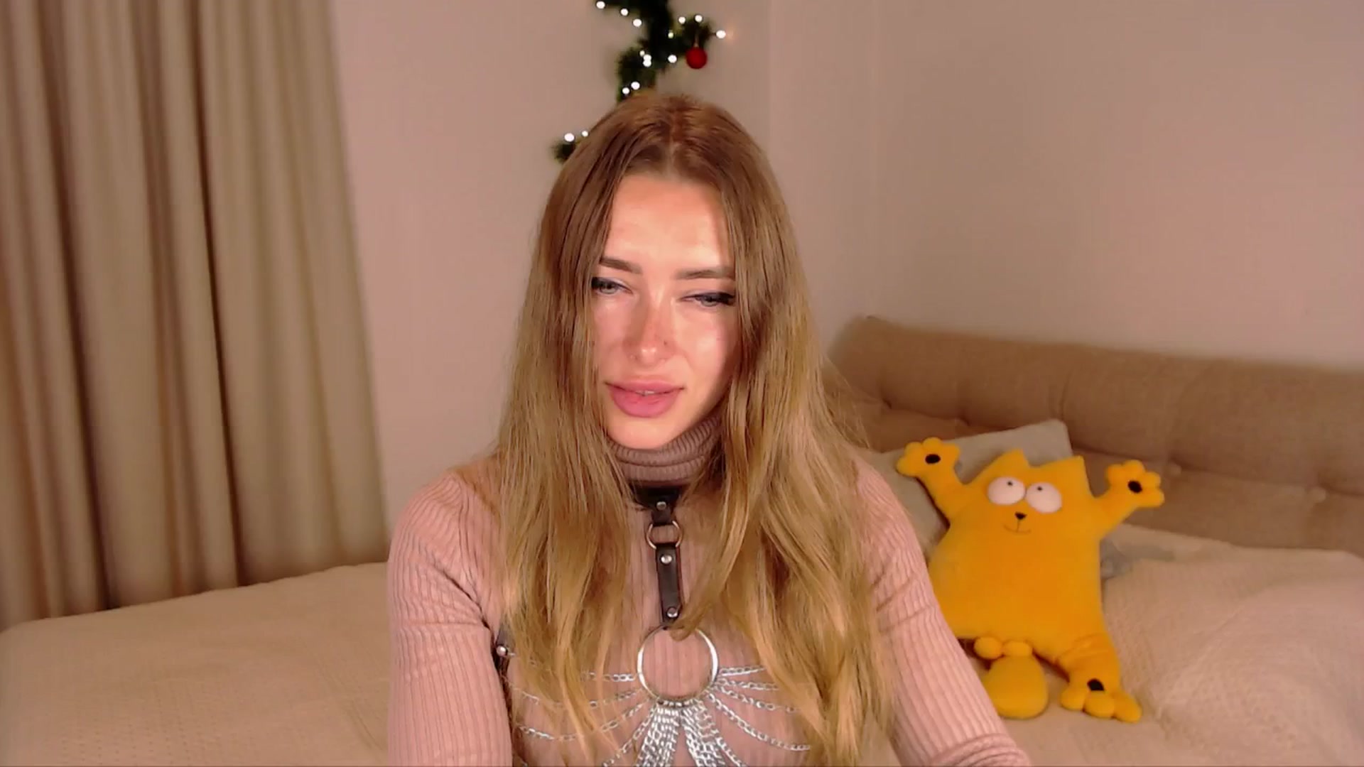 Gallery image thumbnail from SimonsWife's myfreecams stream on, 01/19/2025, 16:08 image 11 of 20