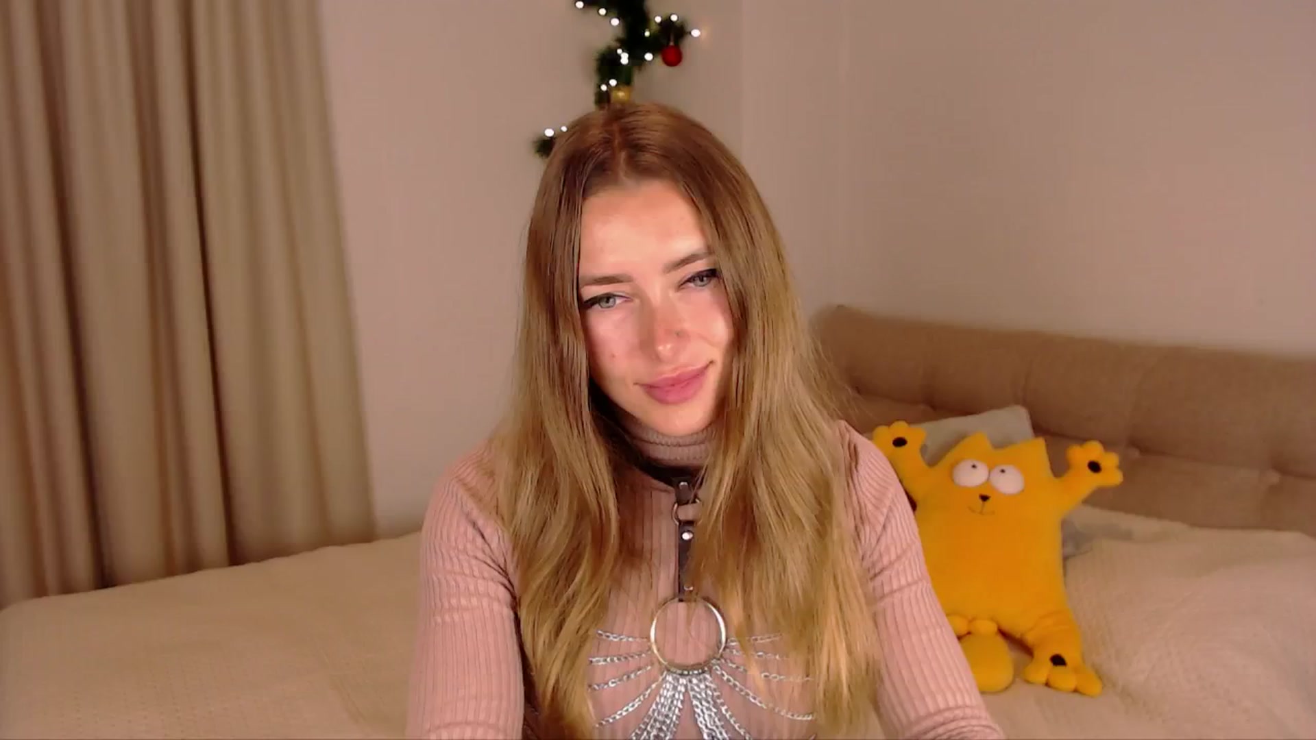 Gallery image thumbnail from SimonsWife's myfreecams stream on, 01/19/2025, 16:08 image 6 of 20