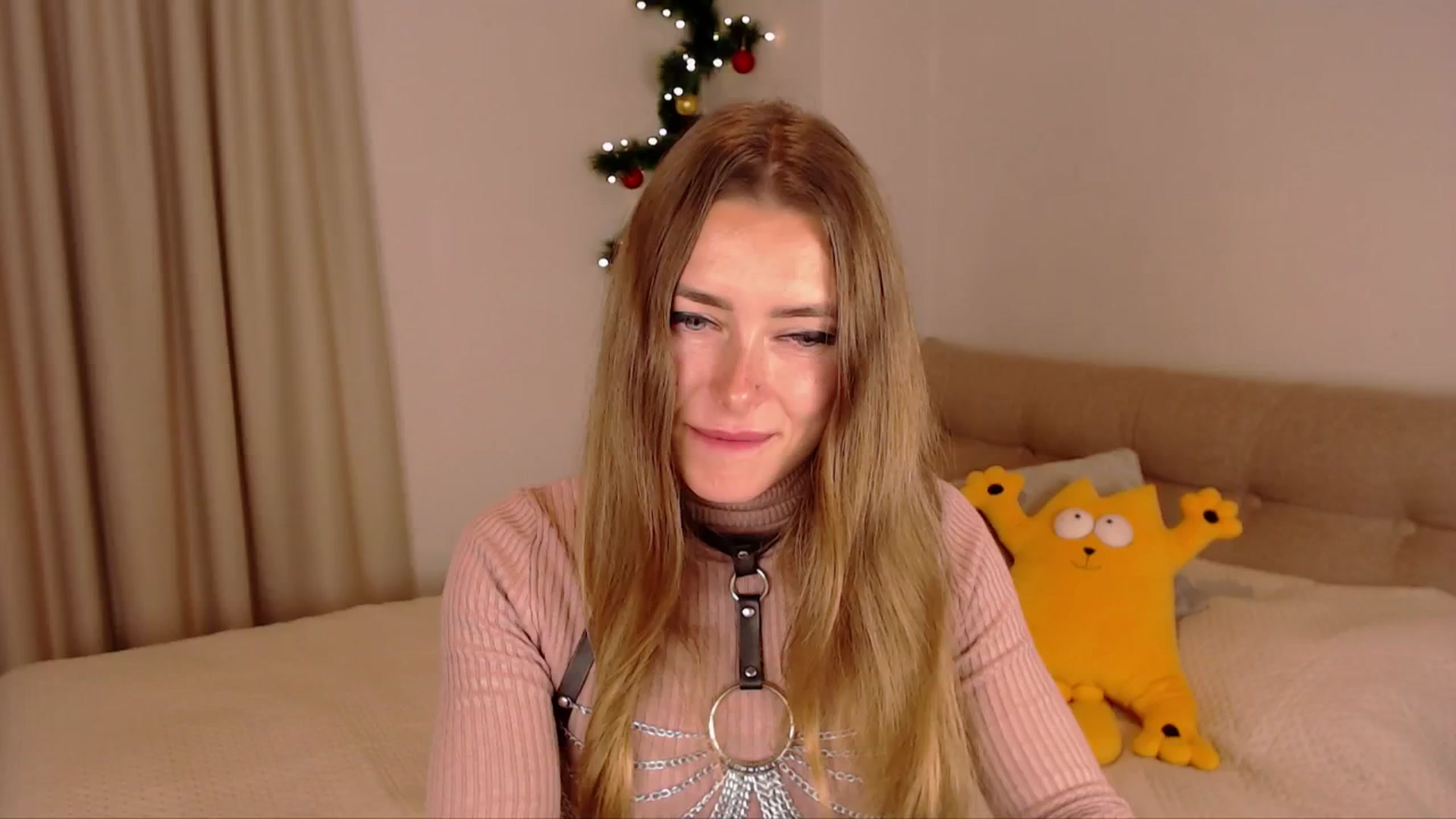 Gallery image thumbnail from SimonsWife's myfreecams stream on, 01/19/2025, 16:08 image 4 of 20