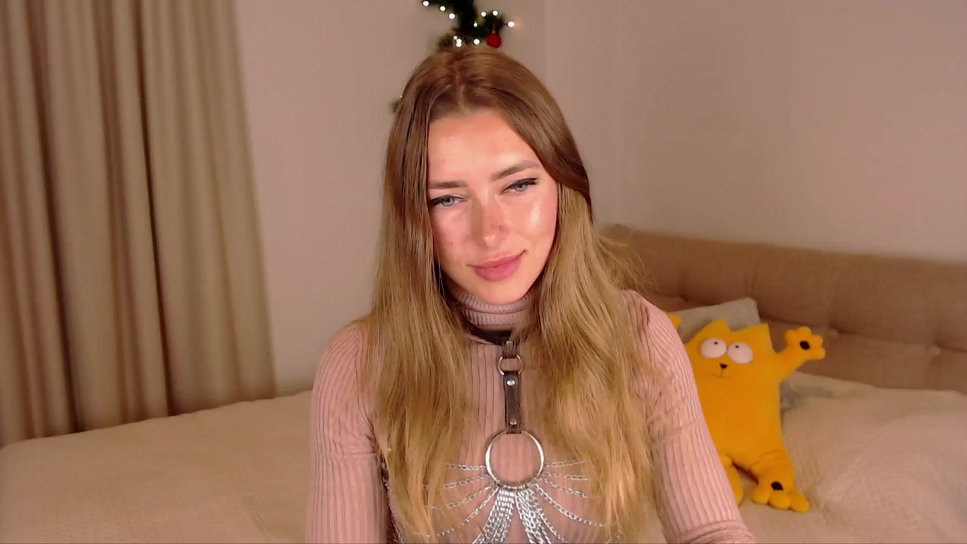 Gallery image thumbnail from SimonsWife's myfreecams stream on, 01/19/2025, 16:08 image 17 of 20