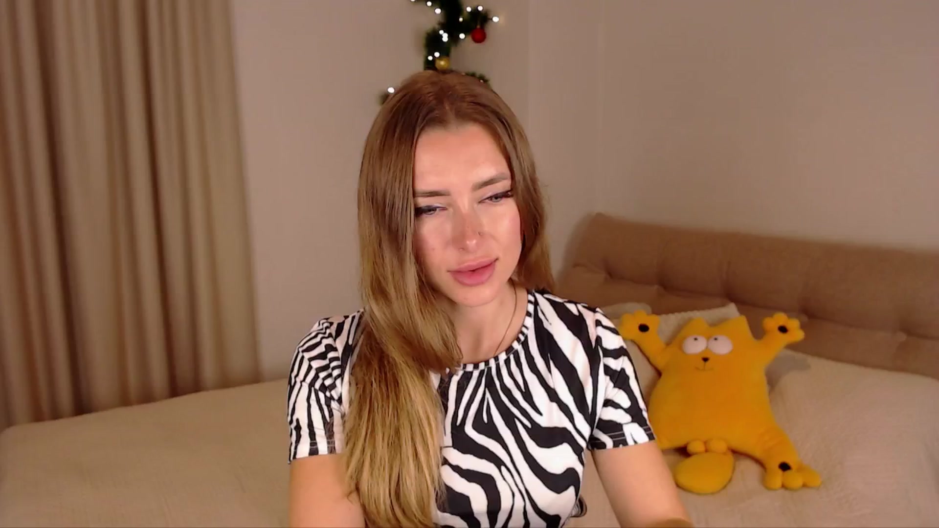Gallery image thumbnail from SimonsWife's myfreecams stream on, 01/22/2025, 13:43 image 15 of 20