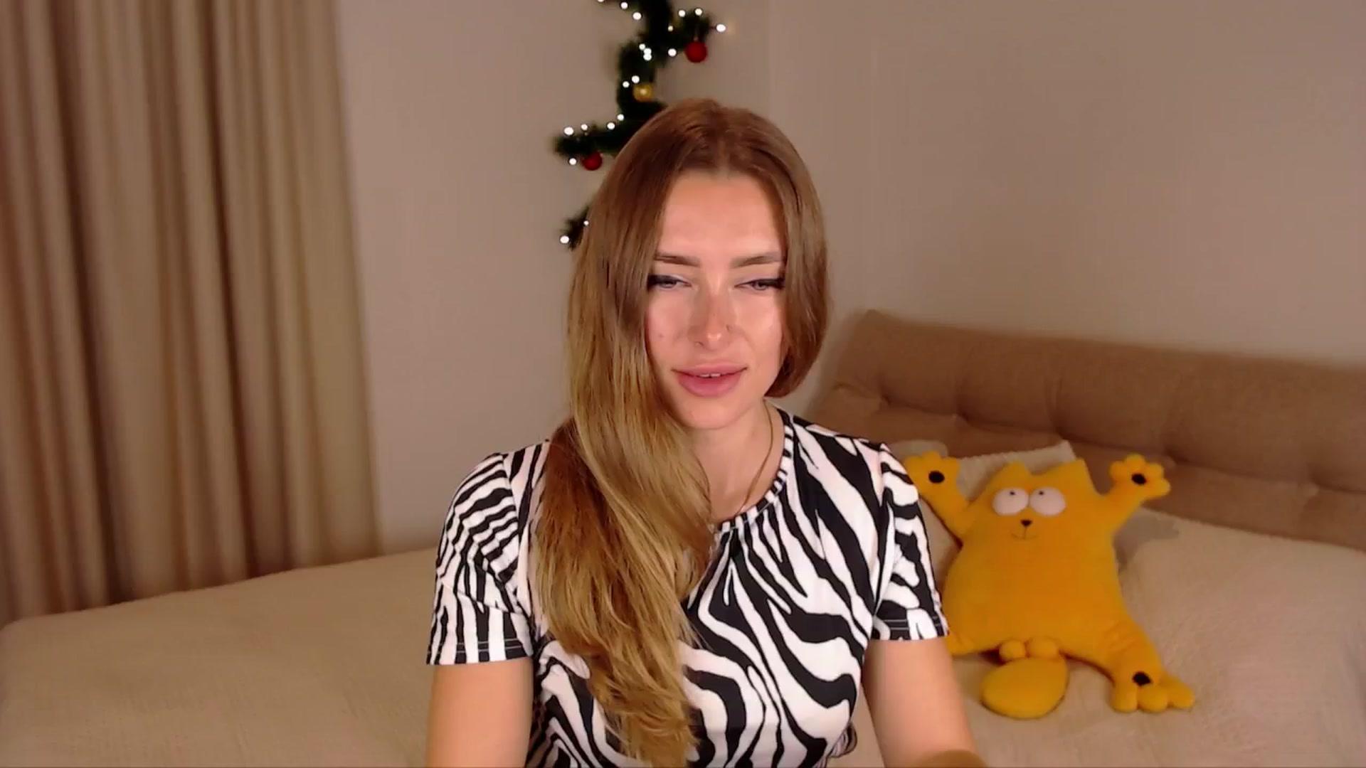 Gallery image thumbnail from SimonsWife's myfreecams stream on, 01/22/2025, 13:43 image 9 of 20