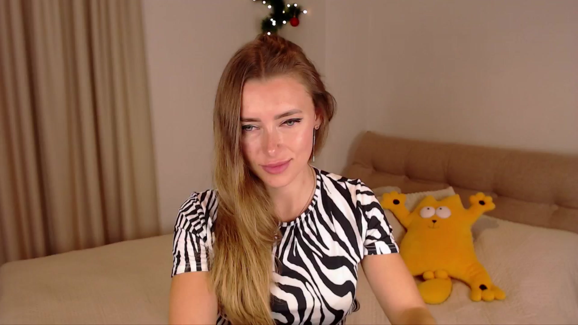 Gallery image thumbnail from SimonsWife's myfreecams stream on, 01/22/2025, 13:43 image 20 of 20