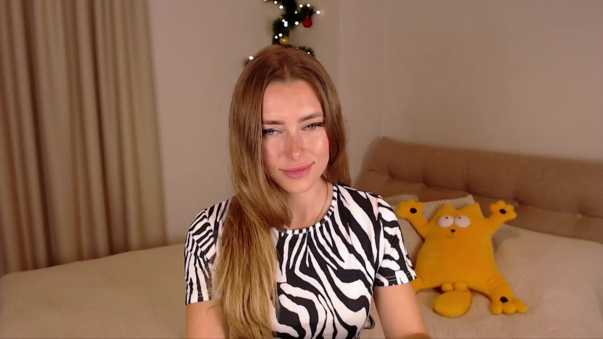 Gallery image thumbnail from SimonsWife's myfreecams stream on, 01/22/2025, 13:43 image 14 of 20