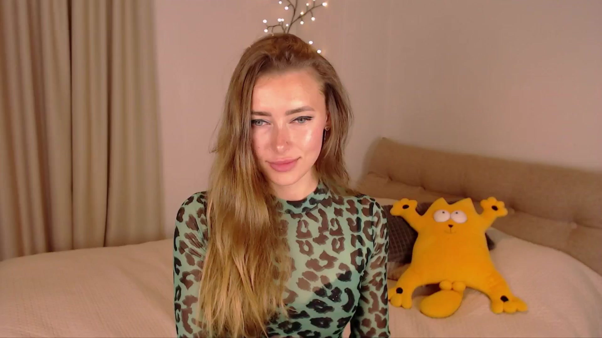 Gallery image thumbnail from SimonsWife's myfreecams stream on, 02/05/2025, 12:59 image 19 of 20