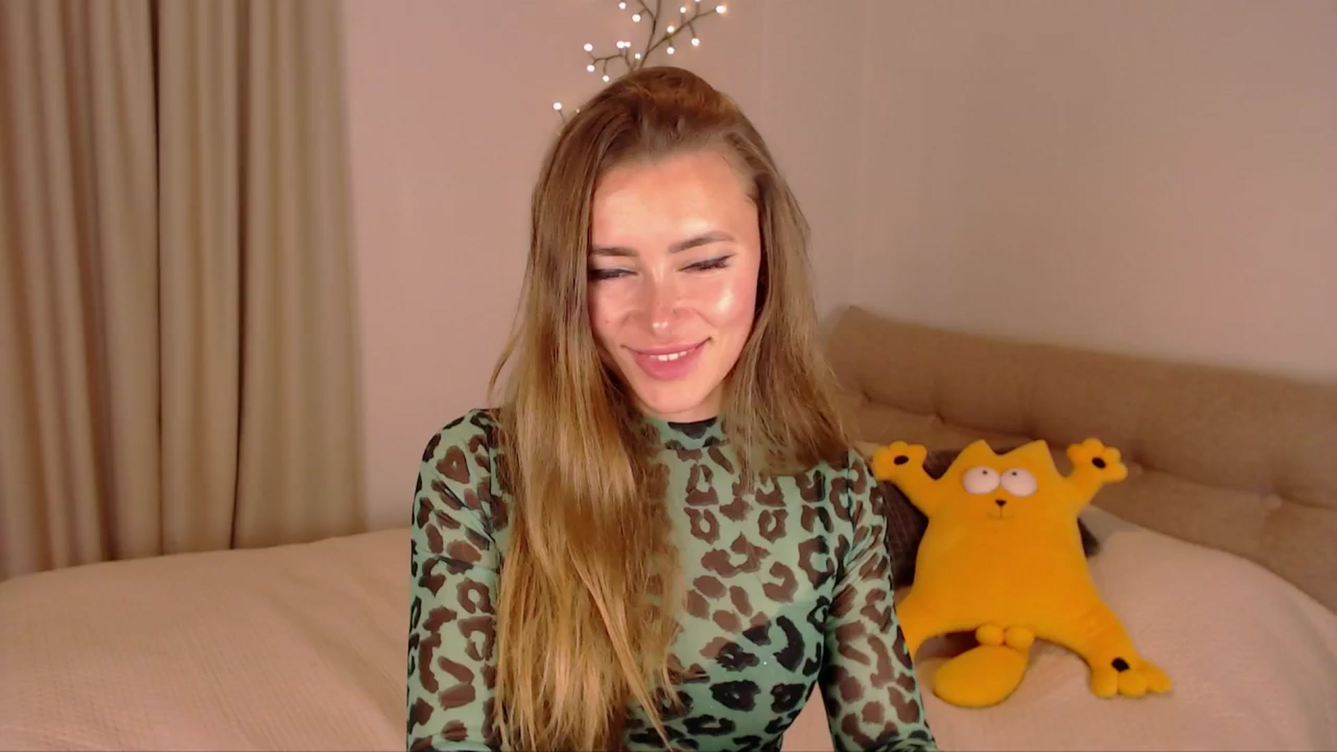 Gallery image thumbnail from SimonsWife's myfreecams stream on, 02/05/2025, 12:59 image 17 of 20