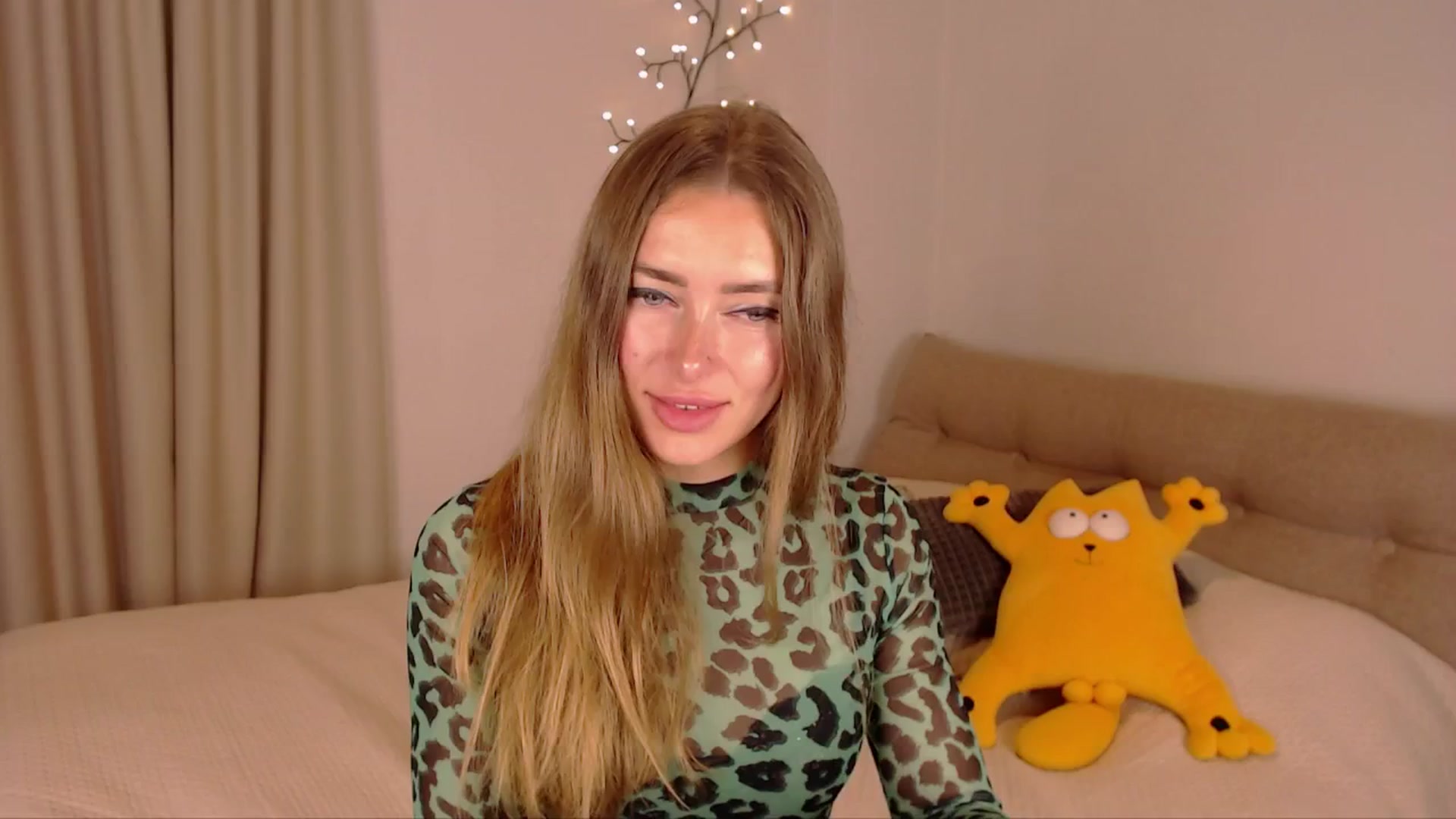 Gallery image thumbnail from SimonsWife's myfreecams stream on, 02/05/2025, 12:59 image 11 of 20