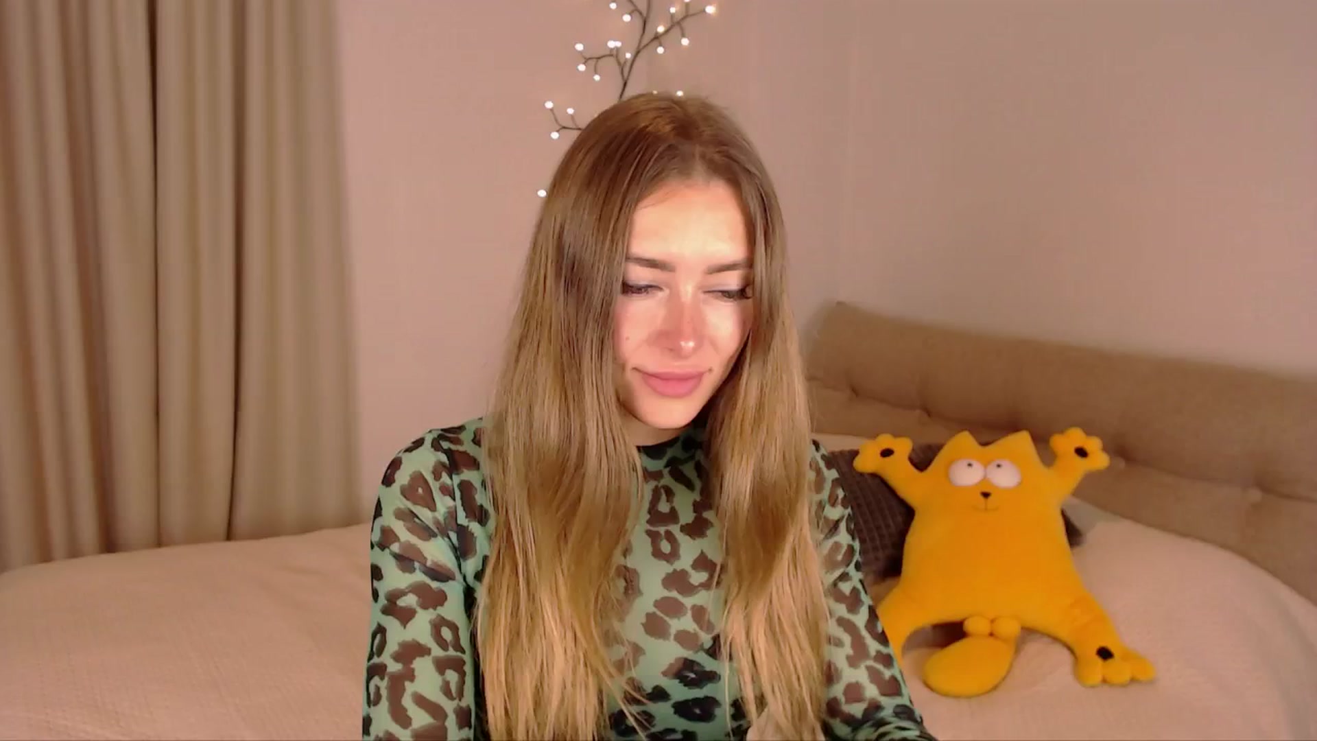 Gallery image thumbnail from SimonsWife's myfreecams stream on, 02/05/2025, 12:59 image 3 of 20