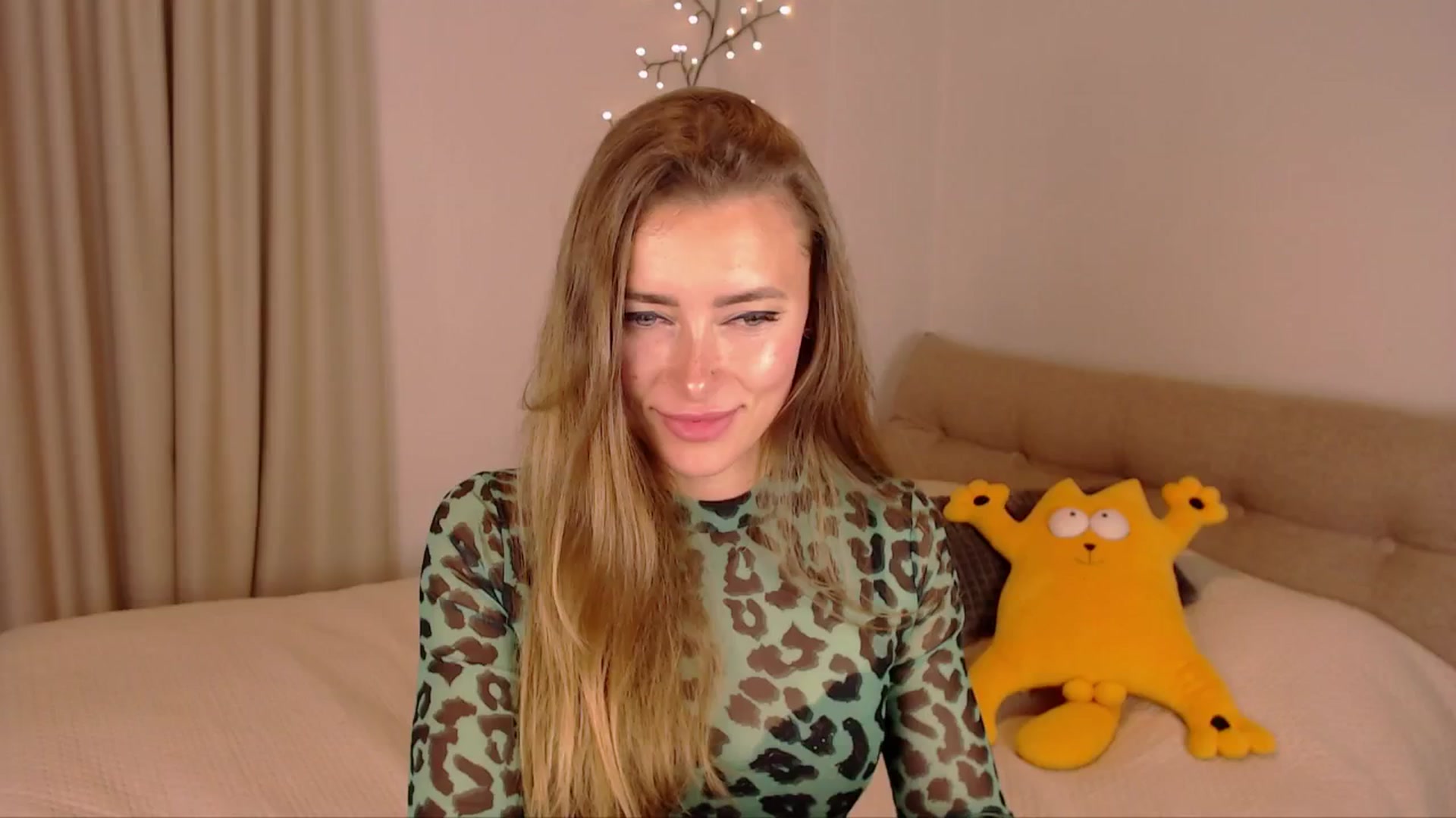 Gallery image thumbnail from SimonsWife's myfreecams stream on, 02/05/2025, 12:59 image 20 of 20