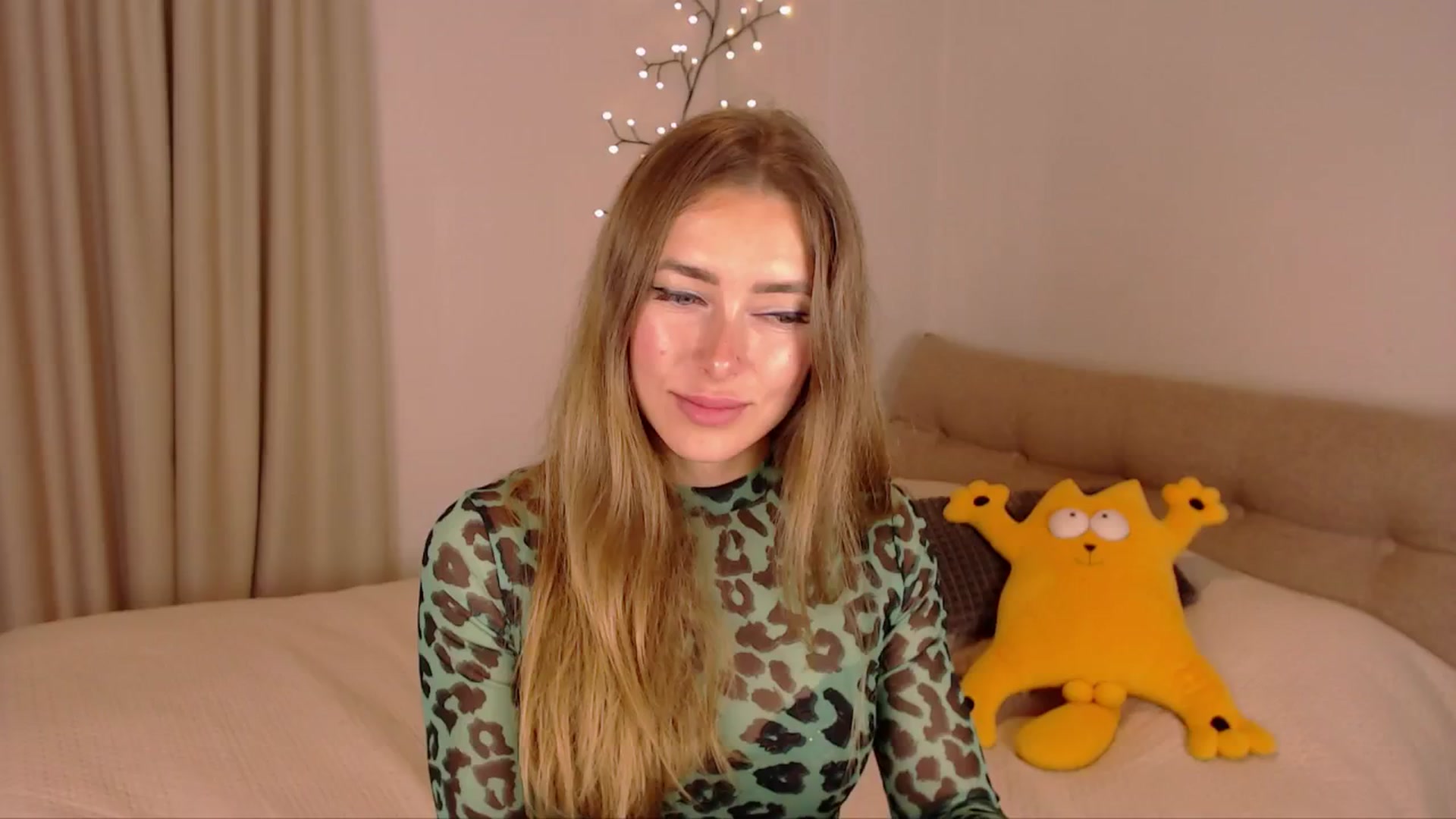 Gallery image thumbnail from SimonsWife's myfreecams stream on, 02/05/2025, 12:59 image 14 of 20